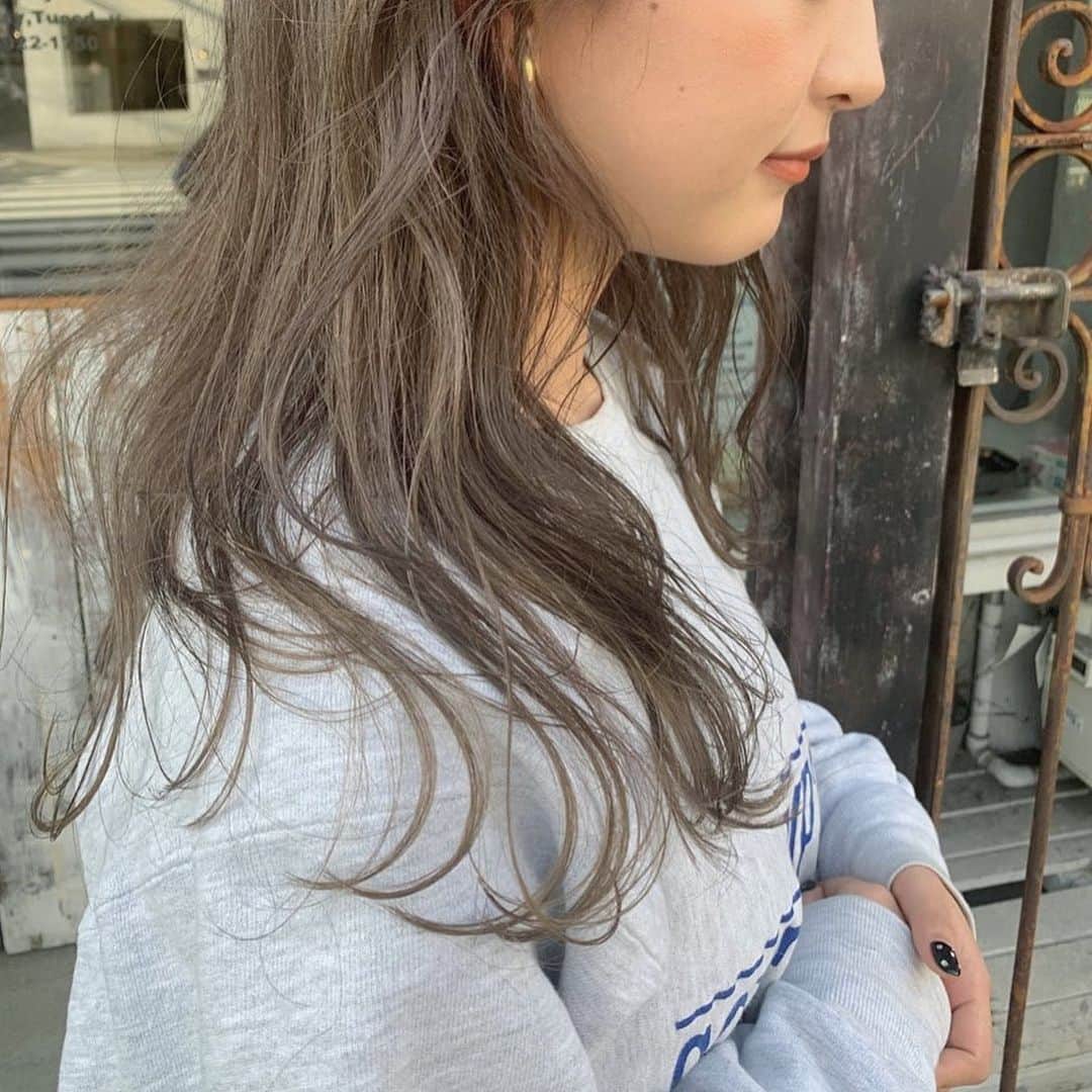 ダイアンボヌール／Diane Bonheurさんのインスタグラム写真 - (ダイアンボヌール／Diane BonheurInstagram)「ノンシリコンヘアマスクで頭皮も髪も乾燥対策！﻿ ﻿ @__ayumi122__ さん、投稿ありがとう❤️﻿ ﻿ ----------------------﻿ 「この前切らしてたヘアマスクを、Dianeの前と違う種類のやつをゲットしました〜！ するのとしないのでは乾かした後のしっとり感が違う！！付けてから少しおくのがオススメ﻿ あとこっちの匂いの方が冬っぽくて落ち着いてすき🍊﻿ ロフトで買えるみたいです🧴」﻿ ﻿ ﻿ ﻿ #ダイアンボヌール #dianebonheur #オーガニック #シャンプー #ヘアオイル #ヘアケア #ダメージケア #haircare #organic #happy #ノンシリコン #ダイアン #幸せ #organicmeetssexy #ヘアマスク #hairmask #shampoo #hair #サスティナブル #トレイサビリティー #フェアトレード #ネロリ #オレンジフラワー #neroli #orangeflower #sustainability #traceability #fairtrade #grasse #ethical」2月26日 18時04分 - dianebonheur