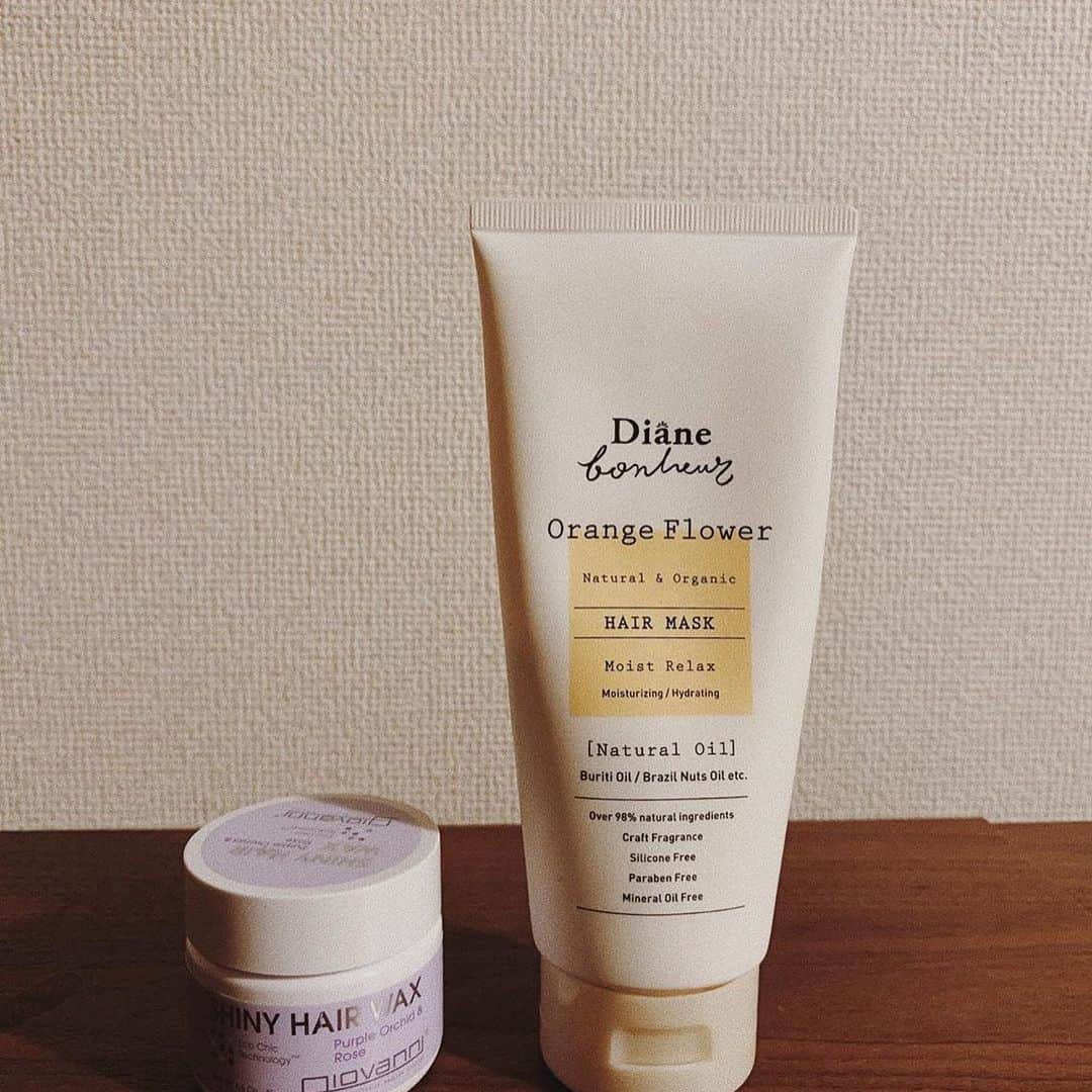 ダイアンボヌール／Diane Bonheurさんのインスタグラム写真 - (ダイアンボヌール／Diane BonheurInstagram)「ノンシリコンヘアマスクで頭皮も髪も乾燥対策！﻿ ﻿ @__ayumi122__ さん、投稿ありがとう❤️﻿ ﻿ ----------------------﻿ 「この前切らしてたヘアマスクを、Dianeの前と違う種類のやつをゲットしました〜！ するのとしないのでは乾かした後のしっとり感が違う！！付けてから少しおくのがオススメ﻿ あとこっちの匂いの方が冬っぽくて落ち着いてすき🍊﻿ ロフトで買えるみたいです🧴」﻿ ﻿ ﻿ ﻿ #ダイアンボヌール #dianebonheur #オーガニック #シャンプー #ヘアオイル #ヘアケア #ダメージケア #haircare #organic #happy #ノンシリコン #ダイアン #幸せ #organicmeetssexy #ヘアマスク #hairmask #shampoo #hair #サスティナブル #トレイサビリティー #フェアトレード #ネロリ #オレンジフラワー #neroli #orangeflower #sustainability #traceability #fairtrade #grasse #ethical」2月26日 18時04分 - dianebonheur