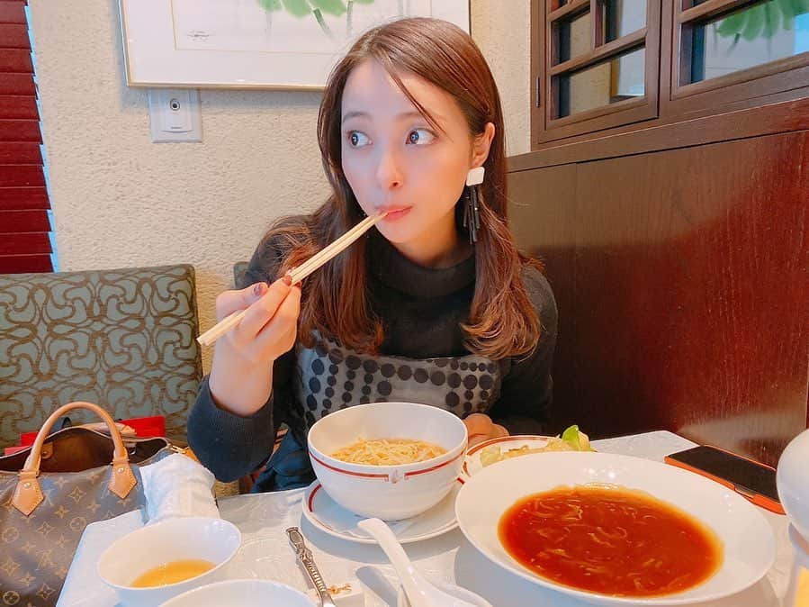 水崎綾女さんのインスタグラム写真 - (水崎綾女Instagram)「日本に帰ってきて すぐに食べに行った 大好きな中華💕 @jun.amaki 📷 二人で撮った写真も後々upします。 * * * #中華 #フカヒレ #つゆそば #グルメ」2月26日 18時09分 - misakiayame