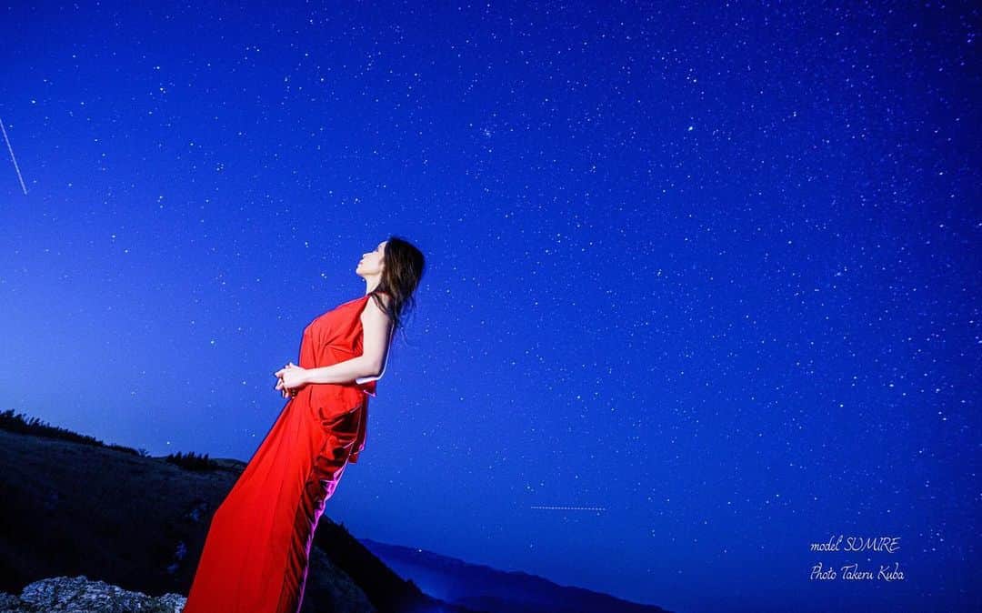 松すみれさんのインスタグラム写真 - (松すみれInstagram)「﻿ ﻿ 【Stargazer】﻿ ﻿ 冬は空気が澄んでるから、星がより綺麗に光を放つ。﻿ ﻿ 私は冬の星空が好き。﻿ ﻿ ﻿ 《大阪遠征・2020✈️》﻿ ﻿ ﻿ Photographer：@takeru98photo ﻿ ﻿ ﻿ #札幌モデル #被写体 ﻿ #ポートレート #星空 ﻿ #満天の星空 ﻿ #大阪 #大阪遠征 ﻿ #ドレス #dress #ポトレ撮影隊 ﻿ #ドレスポートレート ﻿ #その瞬間に物語を ﻿ #写真で伝えたい私の世界 ﻿ #portraitphotography ﻿ #portraitvision_ ﻿ #excellent_portraits ﻿ #ig_bless_women ﻿ #splus_cameraclub ﻿ #dress_portrait ﻿ #japan_portrait_club ﻿ #portrait_club_jp ﻿ #rox_captures ﻿ #screen_archive ﻿ #vague_memories ﻿ #excellent_portraits ﻿ #good_portraits_world ﻿ #great_myshotz ﻿ #special_spot_」2月26日 18時28分 - omatsudayo