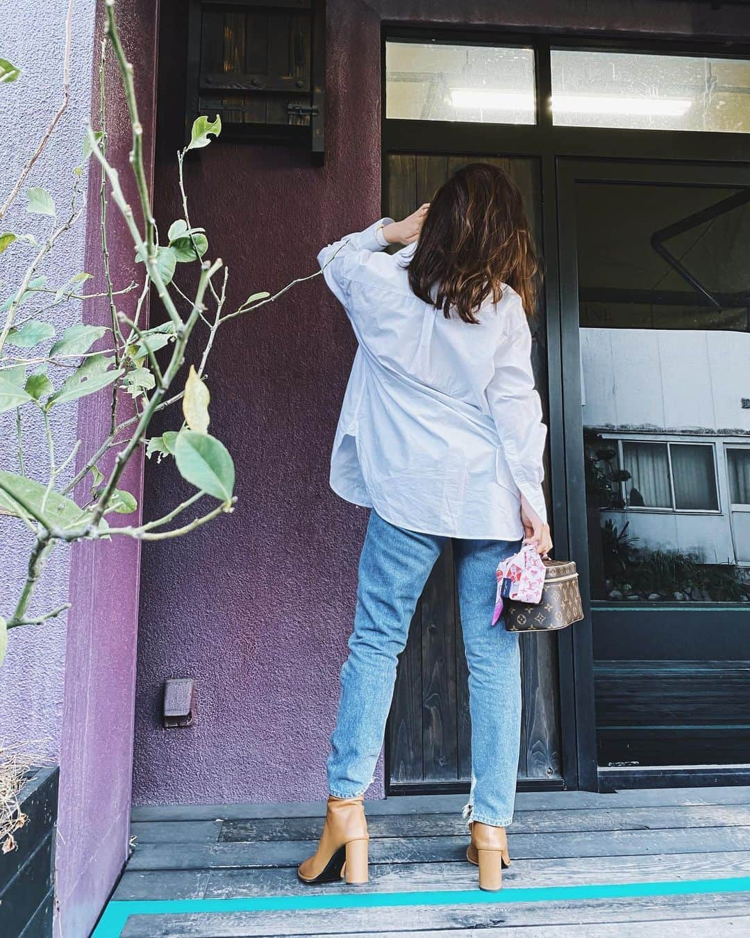 谷まりあさんのインスタグラム写真 - (谷まりあInstagram)「Simple day🌱🥺❤️ Tops #acnestudios  Pants #ungrid  Bags #louisvuitton  Shoes #therow」2月26日 18時33分 - mariaaaa728