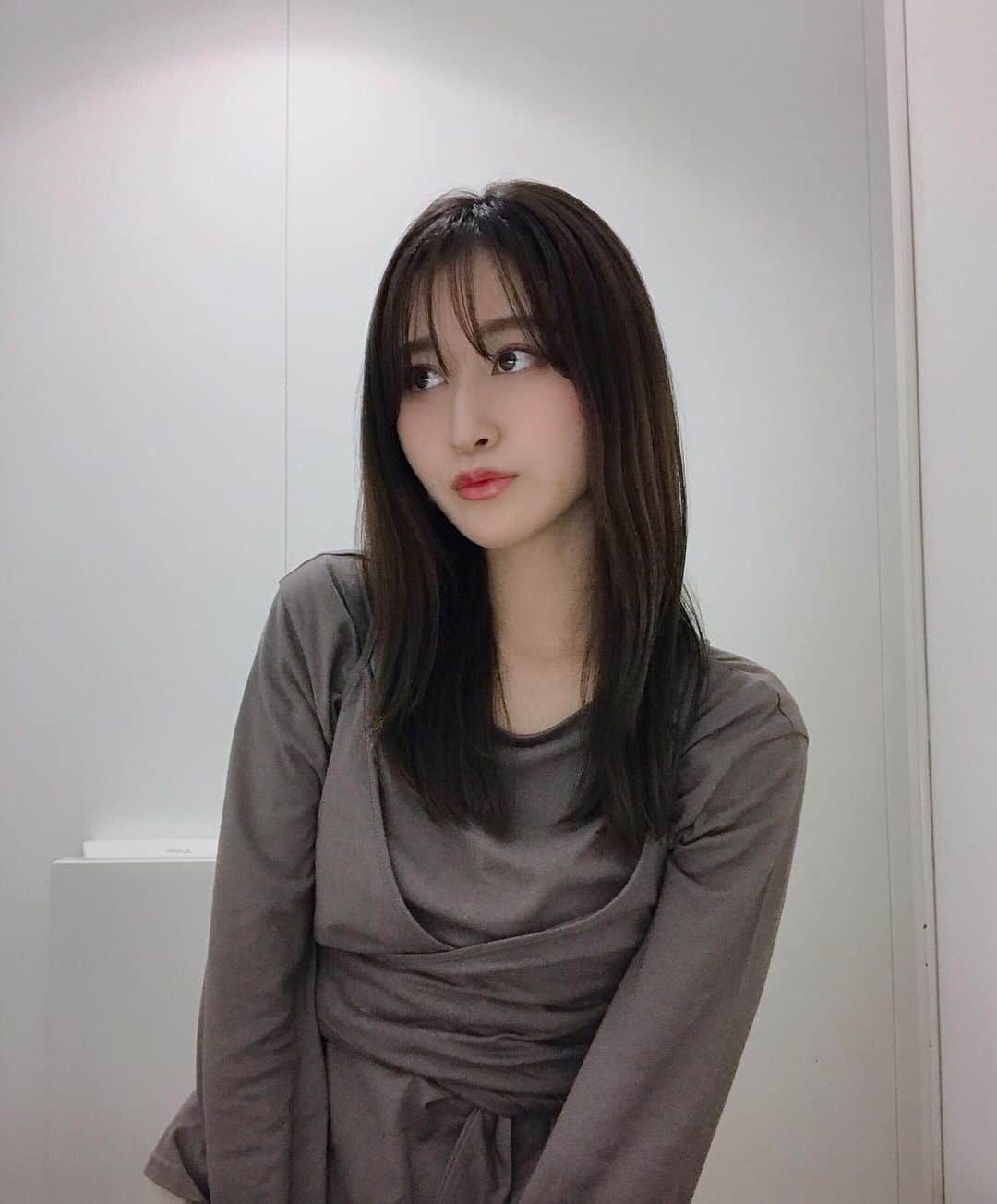 後藤夕貴のインスタグラム：「実は、 ㅤ 前髪が復活しているんです。 後ろ髪も少し短くなってるよ✄ ㅤ #hair #前髪 #セミロング」