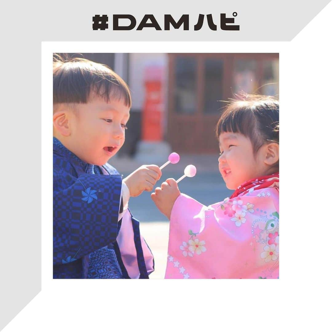 DAMチャンネルさんのインスタグラム写真 - (DAMチャンネルInstagram)「・﻿ ▽今週のDAMハピ△﻿ みなさんの『 #DAMハピ 』な瞬間をお届け！﻿ 今回ご紹介するのは「大切な瞬間」です🌿﻿ ___________________________﻿ ﻿ 1枚目： @akane_yuhi さん﻿ ﻿ こんなにも綺麗な瞬間こそ今回のテーマにぴったりのお写真ですね！﻿ みんなの願いが叶いますように✨﻿ ﻿ 【Caption pickup】﻿ 先日の台湾旅行にて﻿ 私たちの願いを乗せたランタンが一気に空に飛んでいく瞬間がとてもきれいで感動的でした✨﻿ 私の願いも友人の願いも無事に叶いますように…🌿﻿ 台湾旅行本当に楽しかったからまた絶対行くぞ😊💕﻿ ﻿ ___________________________﻿ ﻿ 2枚目：@hii.camera さん﻿ ﻿ なんとも微笑ましい瞬間です！﻿ 思わず私達もにっこりしてしまうお写真ですね☺️﻿ ﻿ 【Caption pickup】﻿ ﻿ 飴でカンパーイ🍬﻿ 2歳児さんのやることなんでもかわいい﻿ ﻿ ___________________________﻿ ﻿ ﻿ そして！3/6からテーマが変わり「春の写真」を募集いたします🌸﻿ ﻿ 友達や家族と遊びにいくお写真や﻿ 春の綺麗風景のお写真などなど👀﻿ あなたのとっておきの1枚を『#DAMハピ』をつけて投稿してください！﻿ ﻿ ﻿ 『#DAMハピ』をつけて投稿してくれた「春の写真」の中から、ランダムでDAM CHANNEL Instagramでリポストいたします✨﻿ リポストされた方には【Amazonギフト券5,000円分】をプレゼント🎁﻿ ﻿ みなさんの「春の写真」たくさんお待ちしております！﻿ ﻿ ﻿ ■応募期間﻿ 2020年3/6(金)〜3/22(日) 23:59﻿ ﻿ ■応募条件﻿ ❶DAM CHANNELの公式アカウント( @damchannel )をフォロー﻿ ❷規約の書かれた投稿にいいね﻿ ❸ご自身の「春の写真」をハッシュタグ「 #DAMハピ 」をつけてInstagramに投稿﻿ ※通常投稿のみ。上記の3点全ての条件を満たした場合、キャンペーン応募とみなします。﻿ ﻿ ・キャンペーン事務局にて選定した写真、およびご投稿いただいたアカウント名は、編集のうえ、DAM CHANNELアカウントからリポスト、ストーリーズ等として投稿致します。﻿ その際、採用のご連絡はいたしませんのでご了承ください。﻿ ・不適切な写真は応募の対象外とさせて頂きます。﻿ ⇒暴力的・性的・差別的描写あるいは表現のある写真等﻿ ※複数枚ご応募された場合は、1枚選出し、使用させていただきます。﻿ ﻿ ＊注意事項＊﻿ 以下の注意点をよくお読みいただき、同意の上ご応募ください。﻿ 投稿者が本キャンペーンへ参加された場合、すべての応募条件に同意したものとみなします。﻿ ※投稿者が全ての権利を有する写真やコメントのみを投稿してください。﻿ ※投稿された写真やコメントの著作権は、投稿者に帰属いたしますが、投稿者は、当社に対して無償で非独占的に使用する権利(サブライセンスを含む。)を許諾します。投稿者は、当社に対して、著作者人格権の行使をしないものとします。﻿ ※未成年者が写真を投稿する場合は、親権者など法定代理人の同意を得る必要があります。﻿ ※当キャンペーンはInstagram及びFacebook社とは一切関係ありません。﻿ ﻿ ＊免責事項＊﻿ ・当キャンペーンで投稿された写真による著作権・肖像権等の侵害等の責任を、当社は一切負いません。﻿ 投稿者自らが被写体本人の承諾を得る等した上でご応募下さい。万一、第三者との間で何らかの紛争が生じた際は、応募者自身の責任と費用負担によって解決していただきます。﻿ ・当キャンペーンに関する投稿への「いいね」やコメント等を頂いた場合には、お客様がInstagram上で公開されている情報へのアクセスを許諾したものとみなします。﻿ ﻿ ー﻿ ﻿ #DAM #DAMCHANNEL #ダムカラ #DAMハピ ﻿ #DAMプレ #今週のDAMハピ #damstagram #LIVEDAM_Ai #オッケーDAM #OK_DAM﻿ ﻿ #投稿キャンペーン #プレゼントキャンペーン #プレキャン #インスタグラムキャンペーン #プレゼント企画 #新年キャンペーン #キャンペーン実施中 #カラオケ好き #かぞくじかん #子供のいる暮らし #お出かけ #くらしを楽しむ #旅行好き #台湾旅行 #春の写真 #桜」2月26日 18時56分 - damchannel