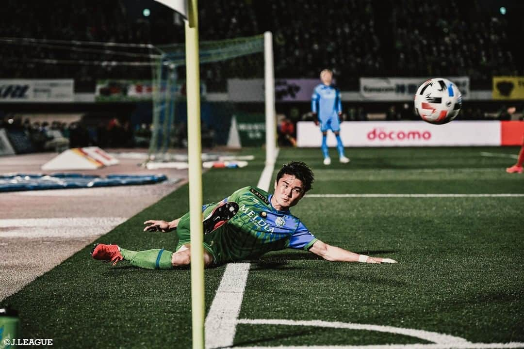 Ｊリーグさんのインスタグラム写真 - (ＪリーグInstagram)「Play Back JLEAGUE⚽️📸﻿ ﻿ 🏆#明治安田生命Ｊ１リーグ 第1節 ﻿ #湘南ベルマーレ vs #浦和レッズ﻿ 印象的なシーンをプレイバック🔥﻿ ﻿ #Ｊリーグ ﻿ #jleague﻿ #Ｊリーグ開幕﻿ #2020の主役は誰だ﻿ ﻿ #興梠慎三﻿ #石原直樹﻿ #西川周作﻿ #柏木陽介﻿ #関根貴大﻿ #石原広教﻿ #大槻毅﻿ #ベストショット #bestshot﻿ #ナイスショット #niceshot﻿ #オフショット #offshot ﻿ #soccer #football #⚽️﻿ #soccerphoto #soccerphotograph #📸」2月26日 19時00分 - jleaguejp