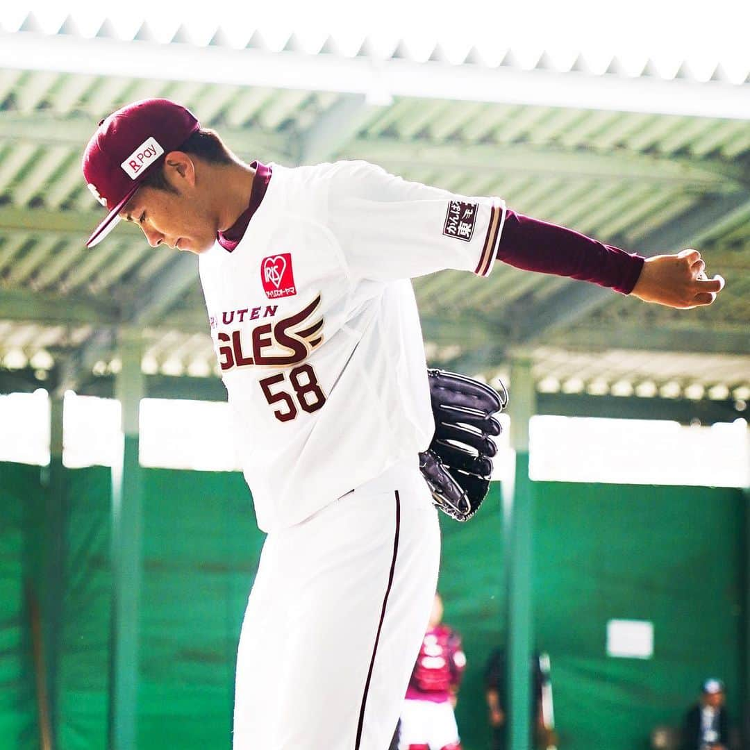 東北楽天ゴールデンイーグルスさんのインスタグラム写真 - (東北楽天ゴールデンイーグルスInstagram)「⚾️ まだまだ金武キャンプの振り返り📸✌🏼 MyHEROへメッセージをよろしくお願いします🔥🔥 #rakuteneagles #NOWorNEVERいまこそ #日本一の東北へ #写真もイープレで #辛島航 #銀次 #寺岡寛治 #宋家豪  #内田靖人 #小郷裕哉  #シャギワ #jtchargois」2月26日 19時04分 - rakuten_eagles