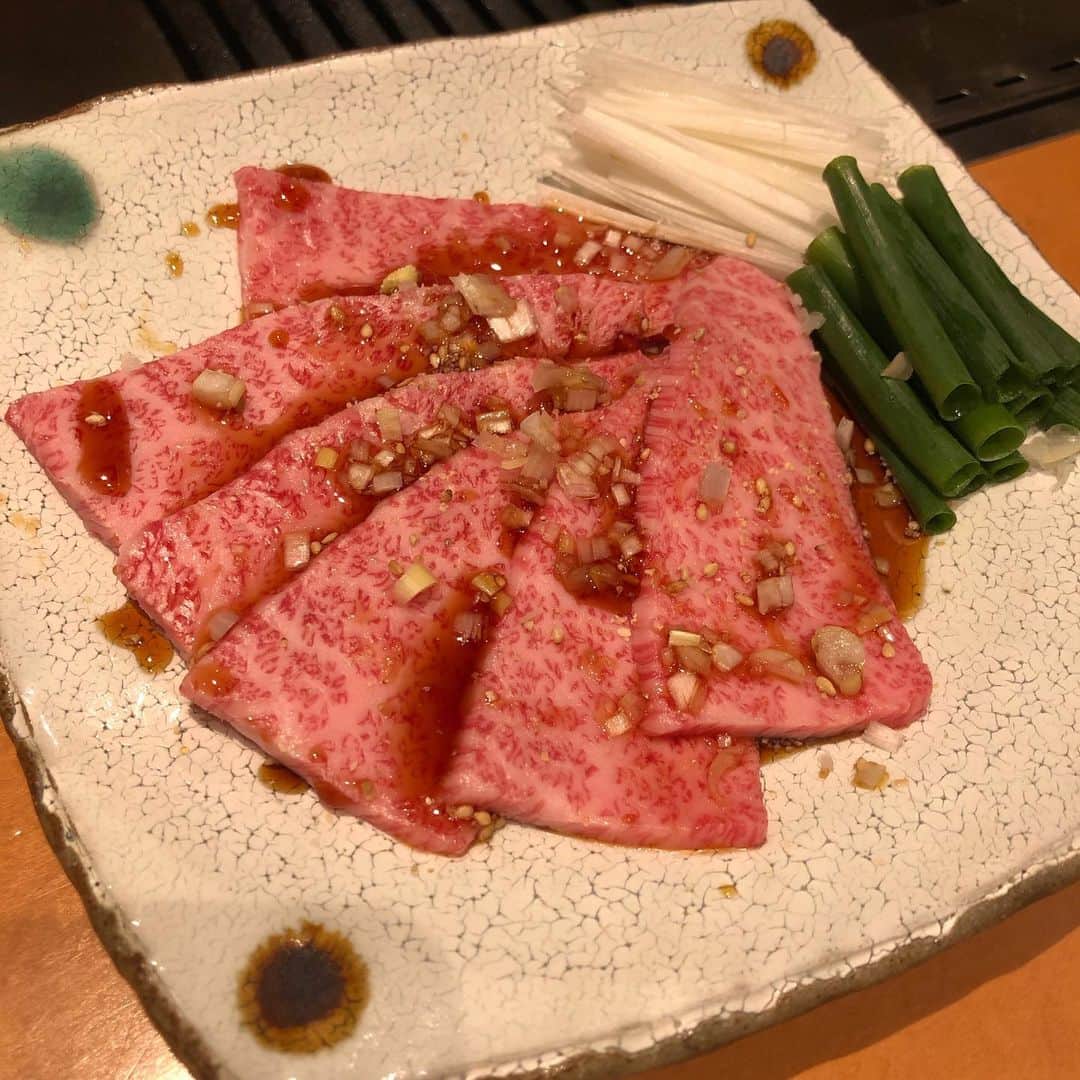 千秋さんのインスタグラム写真 - (千秋Instagram)「家族とお友達のお祝い。 楽しい時間。  #千秋焼肉 #カルビさえあれば🥩 #星山」2月26日 19時09分 - chiaki77777