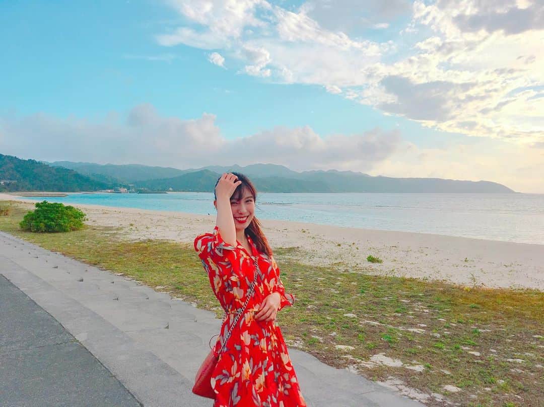 小嶋菜月さんのインスタグラム写真 - (小嶋菜月Instagram)「風が強かった日🐳 . . そして、 空も海もとっても綺麗で素敵✨ . . #沖縄 #旅行 #女子旅 #海」2月26日 19時31分 - kojimanatsuki_offical