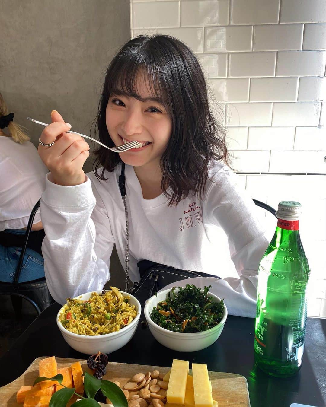 永井理子のインスタグラム：「ロスでファーマーズマーケットぷらぷらして、 その通りにあったお店でごはん🍴 #joansonthird」