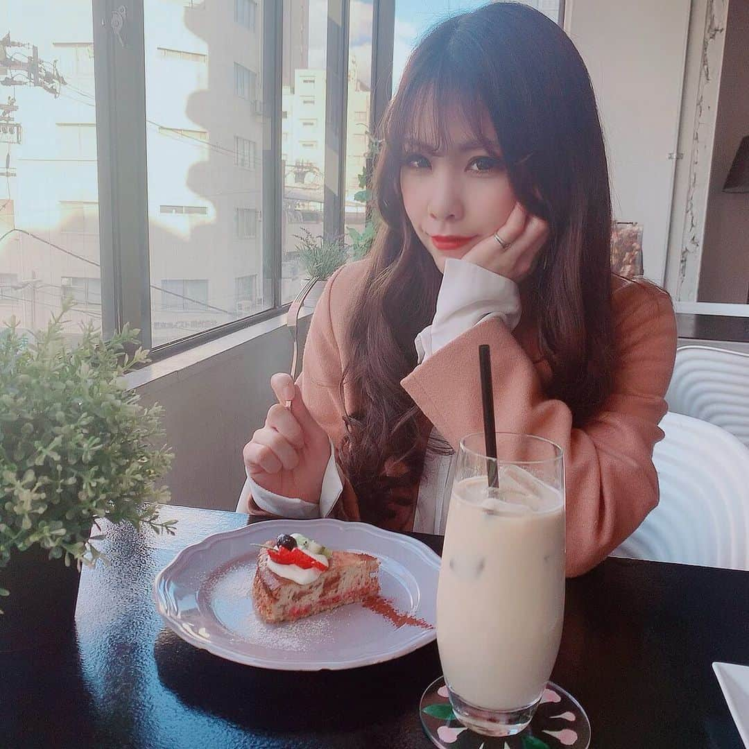 Airiさんのインスタグラム写真 - (AiriInstagram)「. 知る人ぞ知るカフェ好き女子🍰☕️ そして食欲が舞い戻ってきて恐怖😇 . .  #Tryhard#dance#followme#Instagood#party#トライハードダンサーズ#ダンス#japan#osaka#fashion#love#smile#make#大阪#関西#AAA#osaka2nite#いいね#l4l#シースルーバング#カフェ#堀江」2月26日 19時56分 - airi_f0924