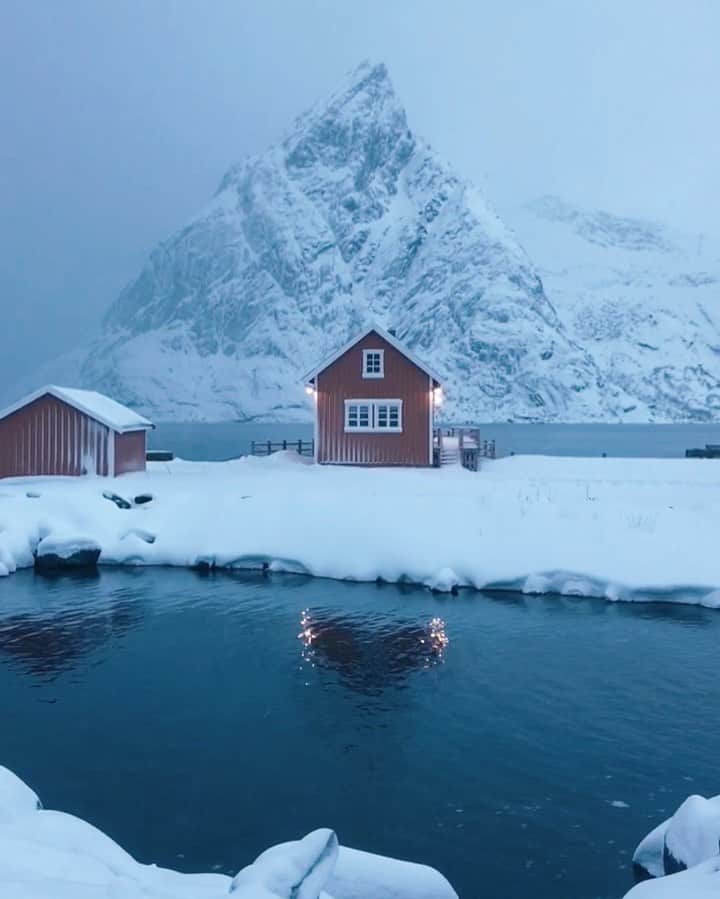 リリー＝ローズ・メロディのインスタグラム：「Cold memories ❄️💙 #lilyinnorway」