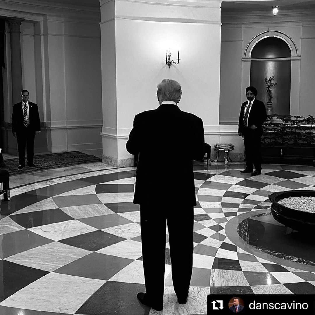 ドナルド・トランプさんのインスタグラム写真 - (ドナルド・トランプInstagram)「#Repost @danscavino with @make_repost ・・・ #BehindScenes at the Hyderabad House in #NewDelhi, #India, President Trump reviews his remarks before joining Prime Minister Modi. #TrumpIndiaVisit 🇺🇸🇮🇳」2月26日 22時09分 - realdonaldtrump