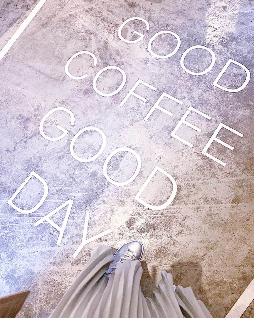 氏家夏乃さんのインスタグラム写真 - (氏家夏乃Instagram)「𝑐𝑎𝑓𝑒☕︎ . . . . . 絶品プリンちゃん . . #🍮🍮🍮🍮 . . . . . . た　べ　か　け.🥄 . . . . . . . . . . . _________________________________ . #whitegrasscoffee  #ホワイトグラスコーヒー渋谷  #渋谷カフェ　#カフェ巡り  #カフェさんぽ  #プリン #ゆるニット #前髪アレンジ」2月26日 22時10分 - natsuno_ujiie