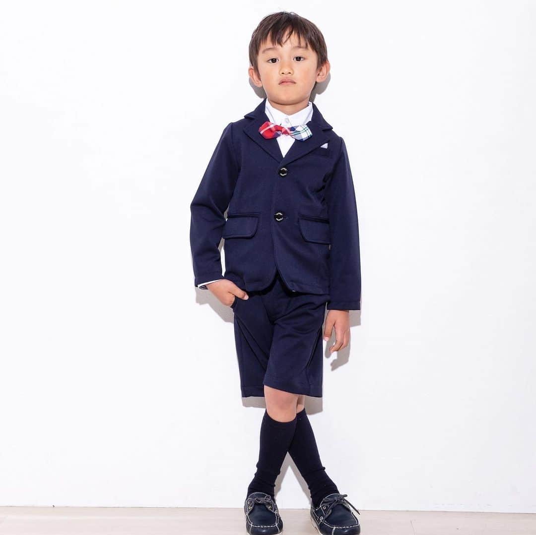 TAPPETのインスタグラム：「tappet フレッシャーズ  卒業式に入学式、発表会にお呼ばれと、フレッシャーズが大活躍の季節ですね。  もう着ていくスーツはお決まりですか？  スタイリッシュにカッコよく。 でもキッズらしさは大切に。  生地からデザインまでこだわり作ったこちらのセットアップ。 是非一度試着してみてください。 着心地の良さにビックリしますよ^ ^」