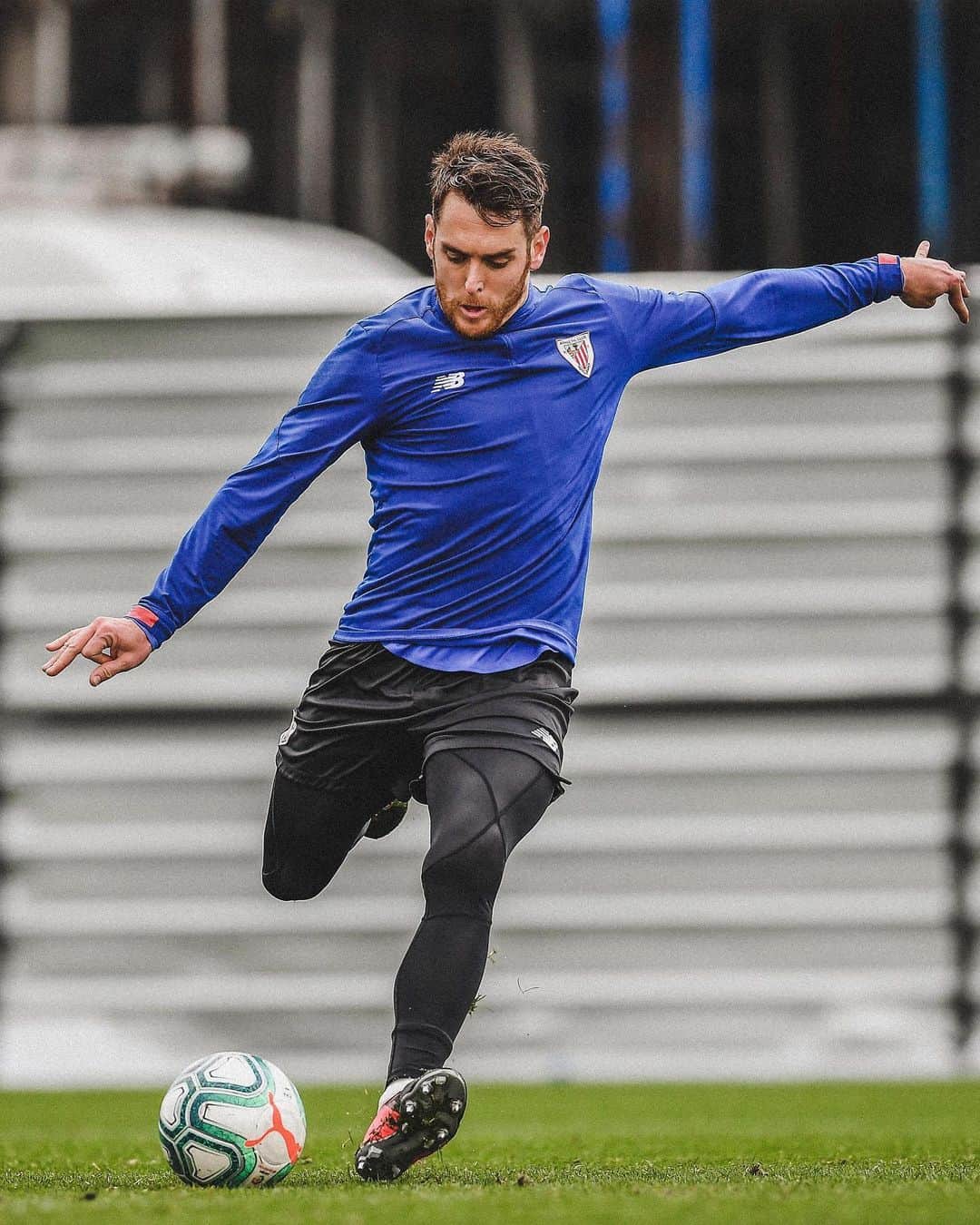 イバイ・ゴメスのインスタグラム：「⚽️」