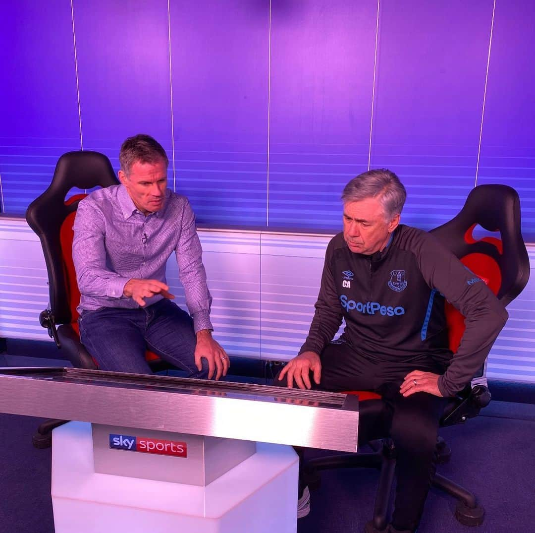 ジェイミー・キャラガーさんのインスタグラム写真 - (ジェイミー・キャラガーInstagram)「Delighted to be joined by @everton boss Carlo Ancelotti in the @skysports match zone ahead of the big match against Man Utd on Sunday!  He talked about his preferred system, his two strikers, Mason Holgate & Andre Gomes. #everton #football」2月26日 22時45分 - 23_carra