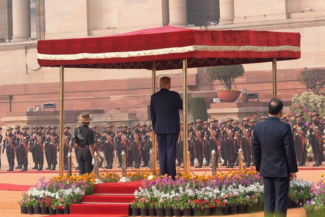 ドナルド・トランプさんのインスタグラム写真 - (ドナルド・トランプInstagram)「Landed a couple of hours ago in the United States after a very successful trip to India. Busy day ahead at the White House!」2月26日 22時46分 - realdonaldtrump