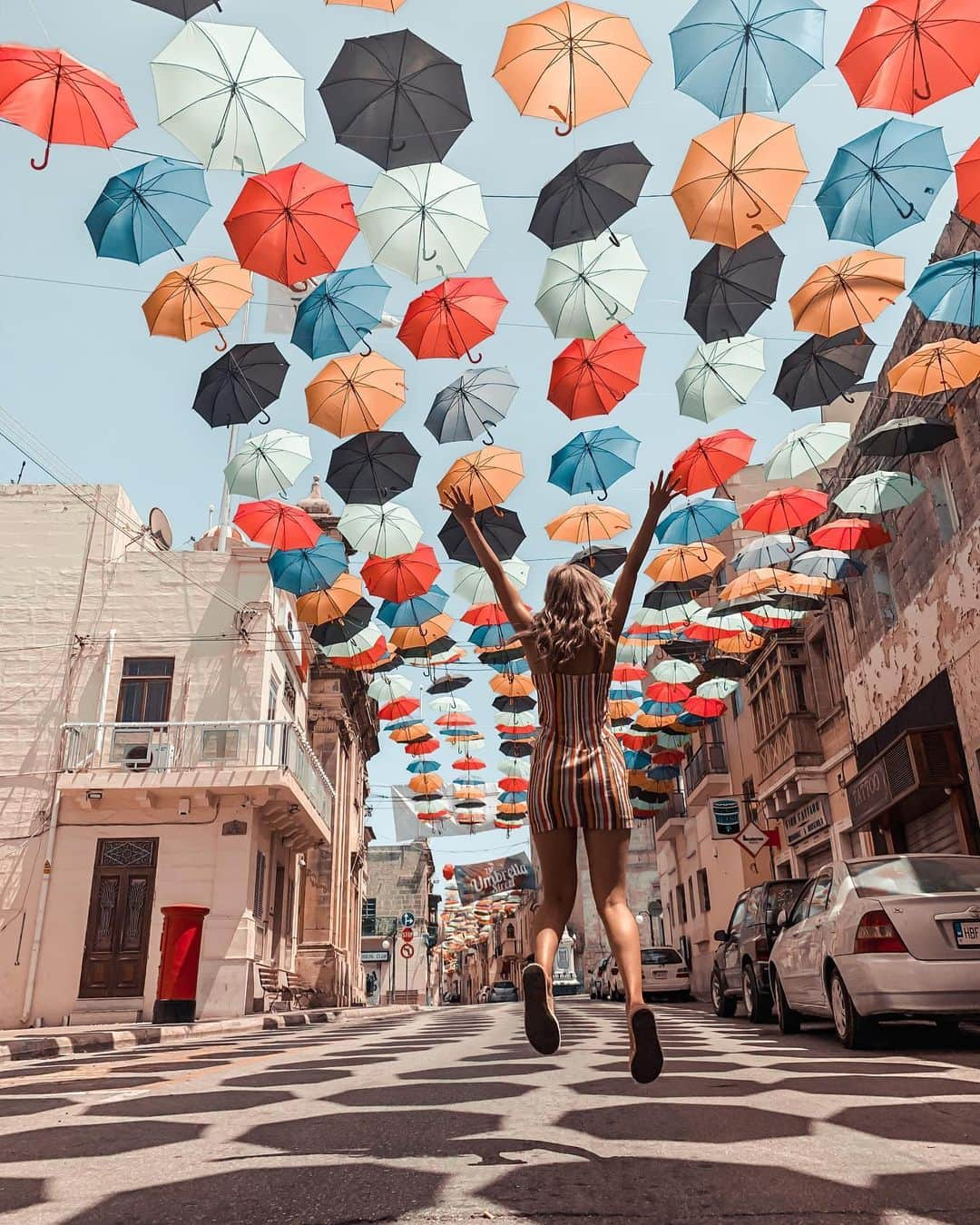 RUI ONUMAさんのインスタグラム写真 - (RUI ONUMAInstagram)「ㅤㅤㅤㅤㅤㅤㅤㅤㅤㅤㅤㅤㅤ umbrella street☂️⛱🌈 ㅤㅤㅤㅤㅤㅤㅤㅤㅤㅤㅤㅤㅤ その名の通りカラフルな 傘がたくさんの場所🌂✨ ㅤㅤㅤㅤㅤㅤㅤㅤㅤㅤㅤㅤㅤ ㅤㅤㅤㅤㅤㅤㅤㅤㅤㅤㅤㅤㅤ ――――――――――――― ㅤㅤㅤㅤㅤㅤㅤㅤㅤㅤㅤㅤㅤ 🗺 #マルタ共和国  #マルタ #マルタ島 #malta #republicofmalta  ㅤㅤㅤㅤㅤㅤㅤㅤㅤㅤㅤㅤㅤ 📍 #ザッバー #zabbar #アンブレラストリート #umbrellastreet  ㅤㅤㅤㅤㅤㅤㅤㅤㅤㅤㅤㅤㅤ ――――――――――――― ㅤㅤㅤㅤㅤㅤㅤㅤㅤㅤㅤㅤㅤ #おーぬまんmalta旅」2月26日 22時49分 - onumaaan