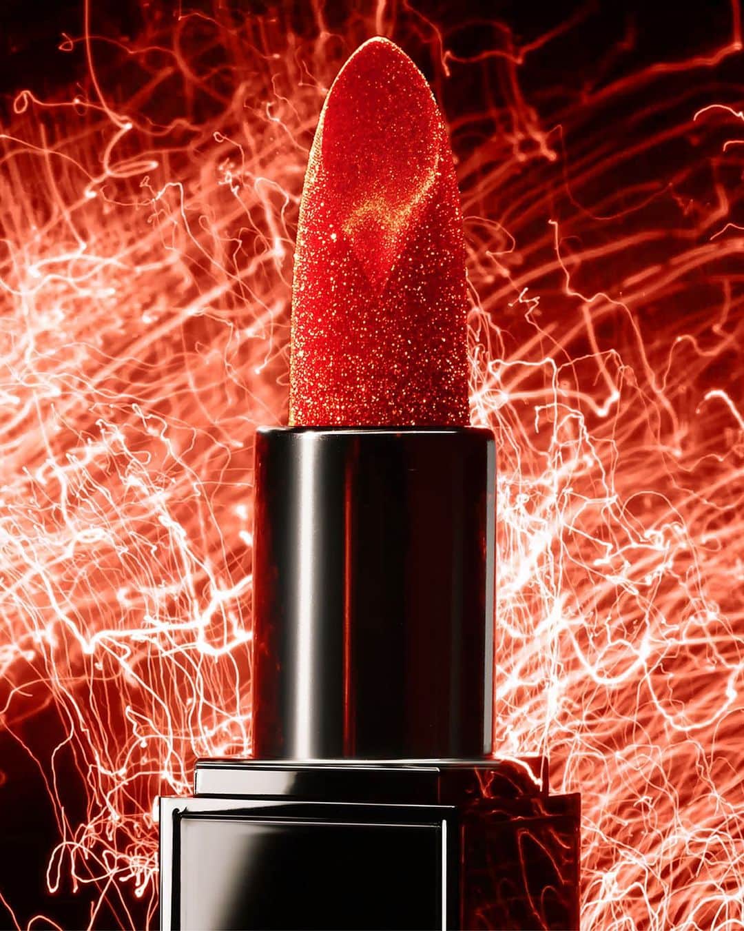 トムフォードさんのインスタグラム写真 - (トムフォードInstagram)「Explosive color. TOM FORD Extrême Lip Spark now in new shades. Shown in 05 Clash. @tomfordbeauty #TOMFORD #TFLIPSPARK #TFEXTREME」2月26日 23時45分 - tomford