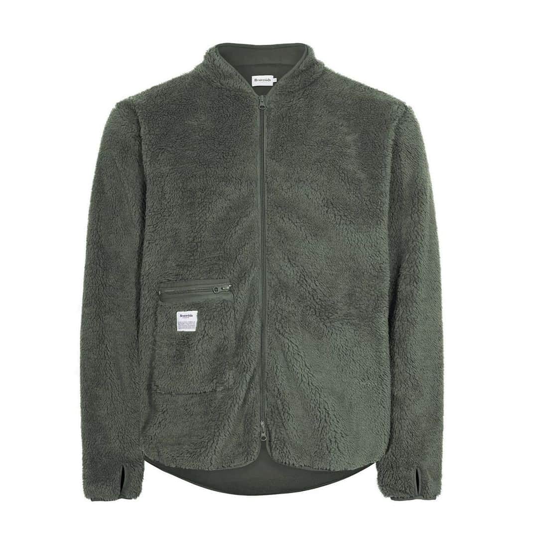 レステロッズのインスタグラム：「Light shaded Army fleece. New in! #resteröds #wecallittimeless」