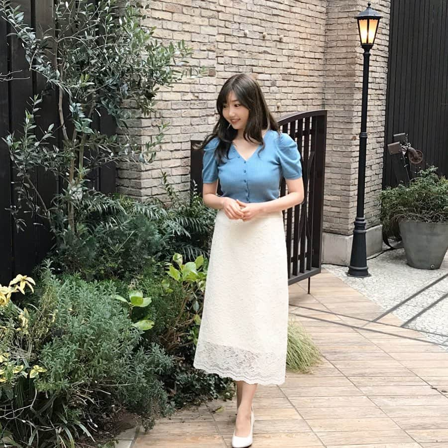 橘珠里さんのインスタグラム写真 - (橘珠里Instagram)「🔹💠💙💠🔹 ⋆ 最近購入したお気に入りコーデ♡︎ʾʾ ⋆ そろそろ春らしいアイテムが欲しいなぁと思っていた時に、この頃ハマっている #TVドラマ #ランチ合コン探偵 ( @lunch_tantei )で #トリンドル玲奈 さんが着ていたトップスが可愛いくて…同じものを購入してしまいました😍☺️💦 毎回、トリンドルさん演じる麗子さんのコーデがツボなんです🥰笑 ⋆ ⋆ 春のお洋服の準備の他にも、これからの暖かい時期は、肌のお手入れが特に欠かせませんが、月額5,200円で全身脱毛ができる #脱毛サロン 『 #銀座カラー 』( @ginzacalla_official ) さんは、スピーディーにコスパよく脱毛できるためオススメです💡✨ ⋆ 気になる方は、公式アカウント『 @ginzacalla_official 』のURLから、キャンペーン情報check&無料カウンセリング予約ができます🍀 *----*----*----*----*----*----* #春コーデ #お肌ケア #脱毛 #全身脱毛 #顔脱毛 #ムダ毛処理 #美肌ケア #美肌 #素肌ケア #肌見せ #生脚 #vio脱毛 #スキンケア #GU春コーデ2020 #みんなのGUコーデ #レディメイド #ジーユー #ジーユー購入品 #プチプラコーデ #guコーデ #callaPR #ginzacalla #gu #ladymade」2月27日 1時01分 - jurinu