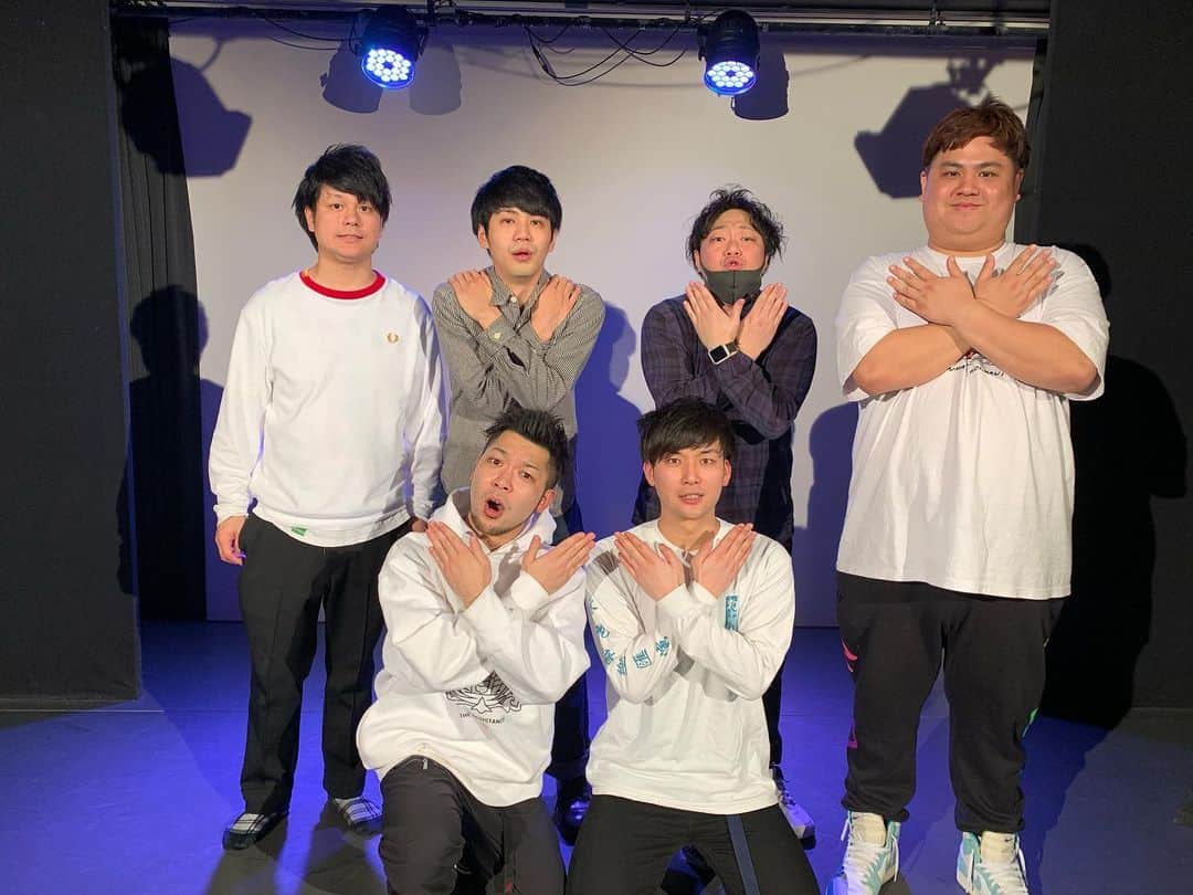 池田真一のインスタグラム：「生ファラオのピラミッドありがとうございました！ やっぱり後輩にライブ呼んでもらえるのって嬉しいね！ 生ファラオありがとう😊」