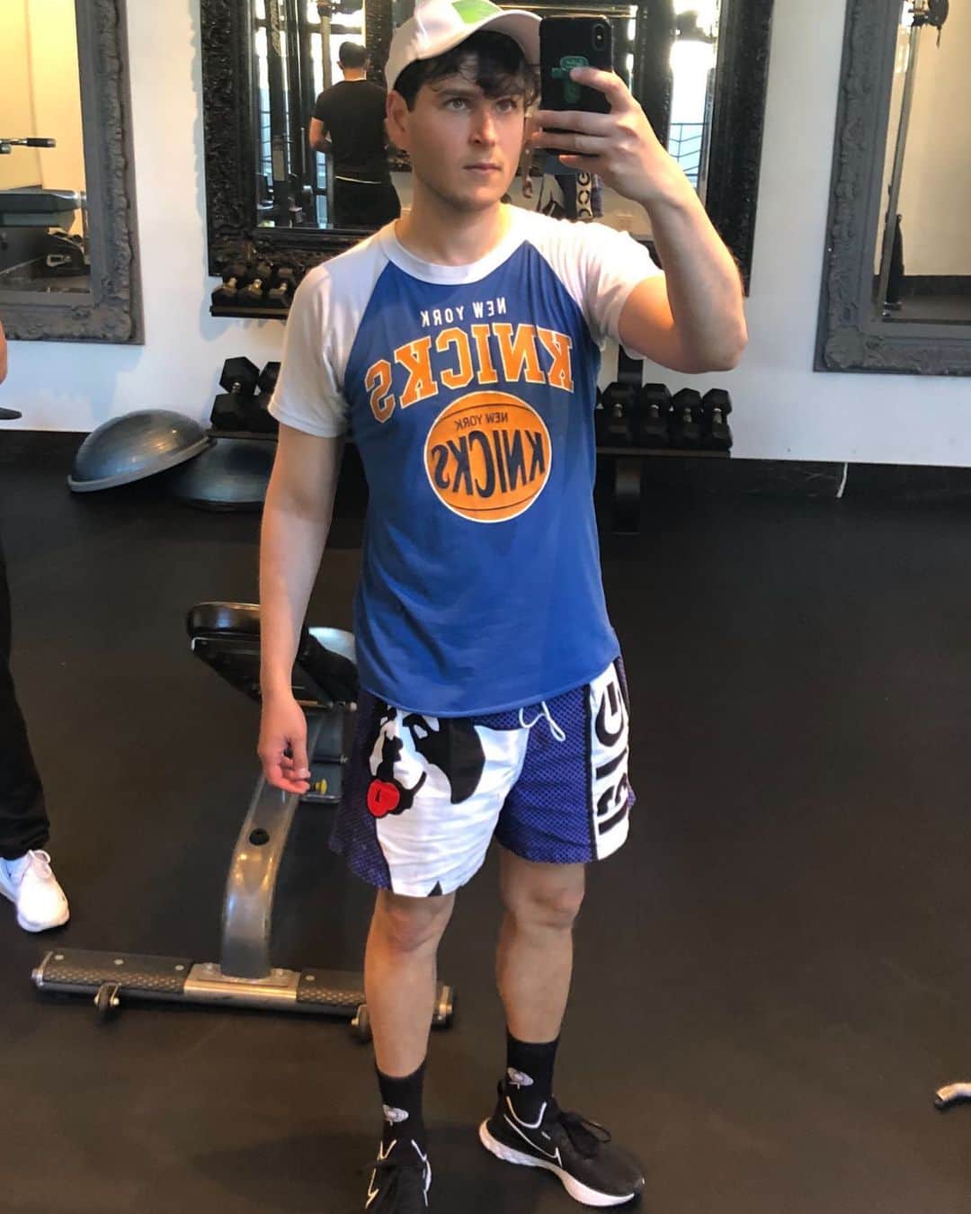 エズラ・クーニグのインスタグラム：「once again, I am running with the big dogs」