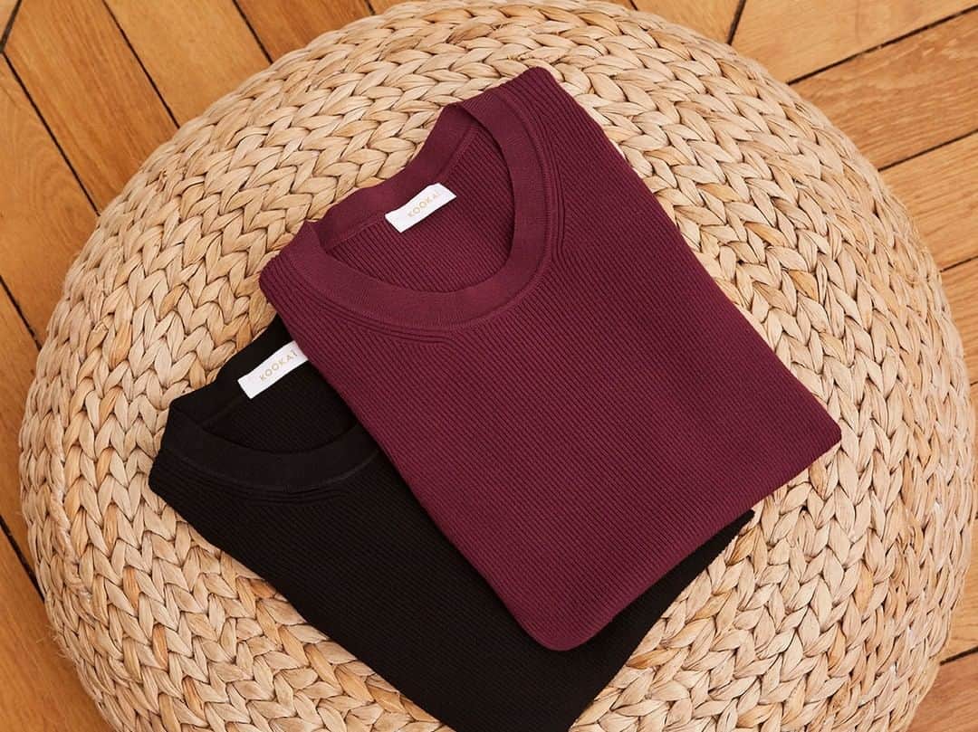 クーカイのインスタグラム：「Entre le noir et le prune, notre ❤️ balance ... Et vous, pour lequel craquerez-vous ?  #basics #knitwear #pulls」