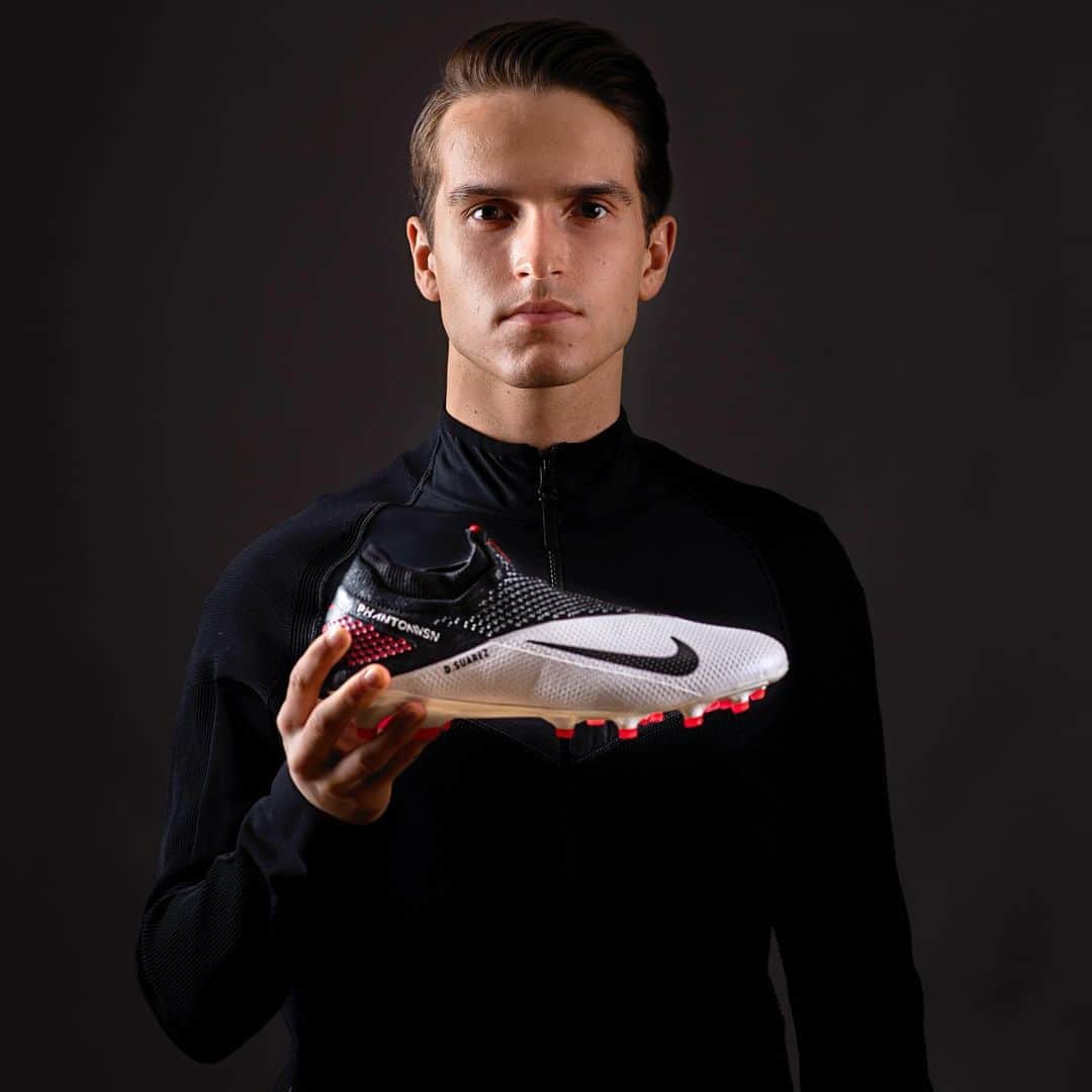 デニス・スアレス・フェルナンデスのインスタグラム：「#phantomvsn2 🔥 @nikefootball」