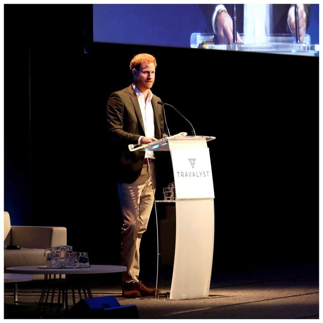 英ヘンリー王子夫妻のインスタグラム：「In Scotland today, The Duke of Sussex and Travalyst have hosted a summit to launch their next phase of work, putting communities first, with a mission to create a more sustainable tourism industry. • “We are a coalition of partners with a shared goal to transform the future of tourism and travel for everyone – to give people access to better information and ensure the future development of tourism positively supports the destinations that the industry relies on, and that their communities depend on. We believe travel is a good thing. It is the heart of human experience, of cultural connections and of new friendships.” - The Duke of Sussex  Travalyst is working to build a future where people are able to take holidays and trips that have social, environmental and economic benefits to communities and destinations built in. There is an increasing desire for these types of trips – and we want to make them a reality for everyone.  At today’s summit in Edinburgh, representatives from across the Scottish tourism sector discussed the need to encourage and incentivise sustainable practices across the supply chain, in a way that meets the needs of consumers who want more clarity on how to choose more sustainable options.  Image © PA / SussexRoyal」