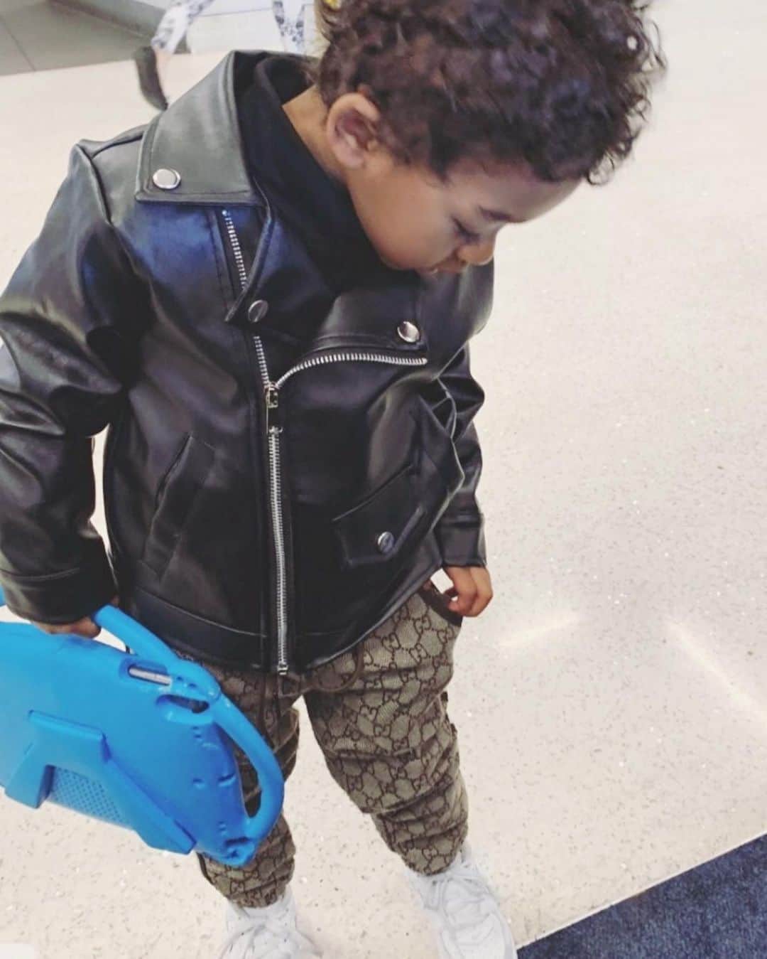 トリスタン・トンプソンのインスタグラム：「Fit check ✔️ Yessirskii Princey 👑」