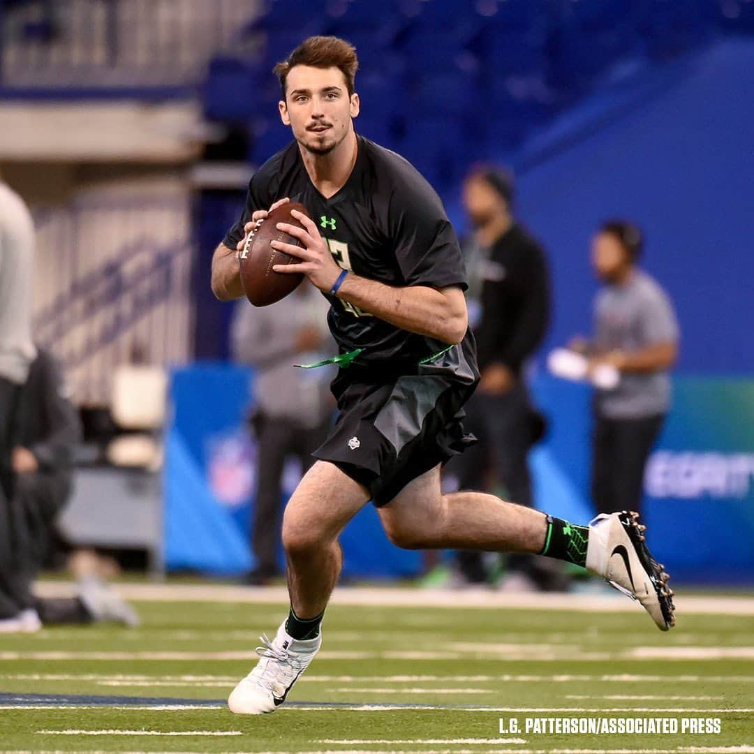 ピッツバーグ・スティーラーズさんのインスタグラム写真 - (ピッツバーグ・スティーラーズInstagram)「The QBs at the Combine. #nflcombine」2月27日 2時33分 - steelers