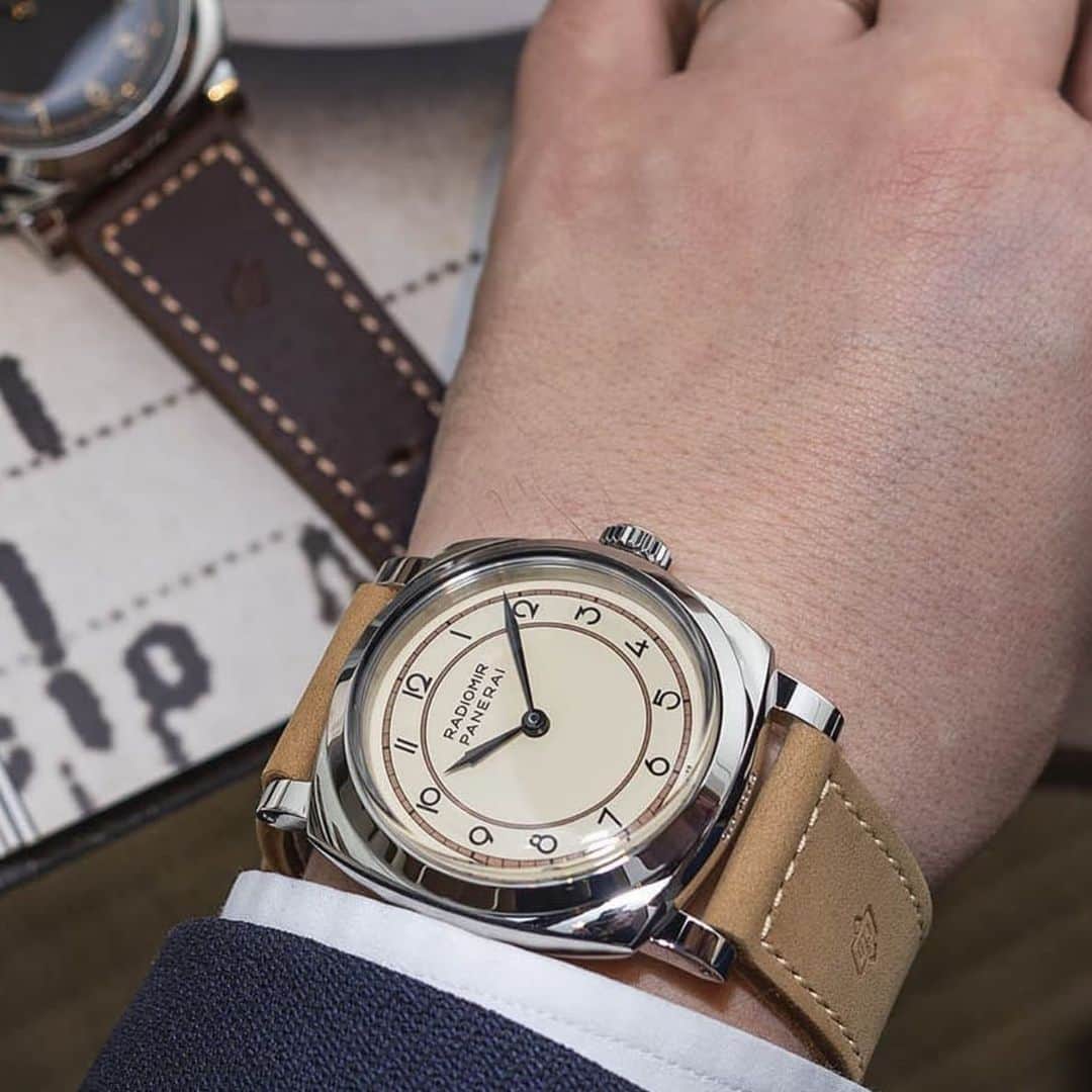 パネライのインスタグラム：「Are you a fan of the Art Deco look on the #Panerai #PAM791 Radiomir 1940’s? Pic by @horobox_inside #paneraicentral」