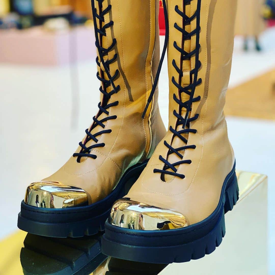 HiRAO INCさんのインスタグラム写真 - (HiRAO INCInstagram)「. MULBERRY  Paris Collection AW20-21」2月27日 2時57分 - kayokohirao