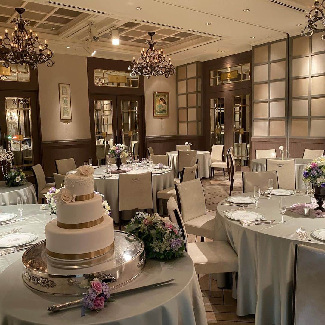 ホテルモントレ銀座 ブライダルサロンのインスタグラム：「#Hotelmonterey #モントレグループ #ホテルモントレ銀座 #ホテルモントレラスール銀座 #モントレウェディング #パルテール #結婚式 #結婚式準備 #花嫁準備 #モントレ花嫁 #モントレ花婿 #Instawedding #プレ花嫁 #アンティーク #クラシカル」