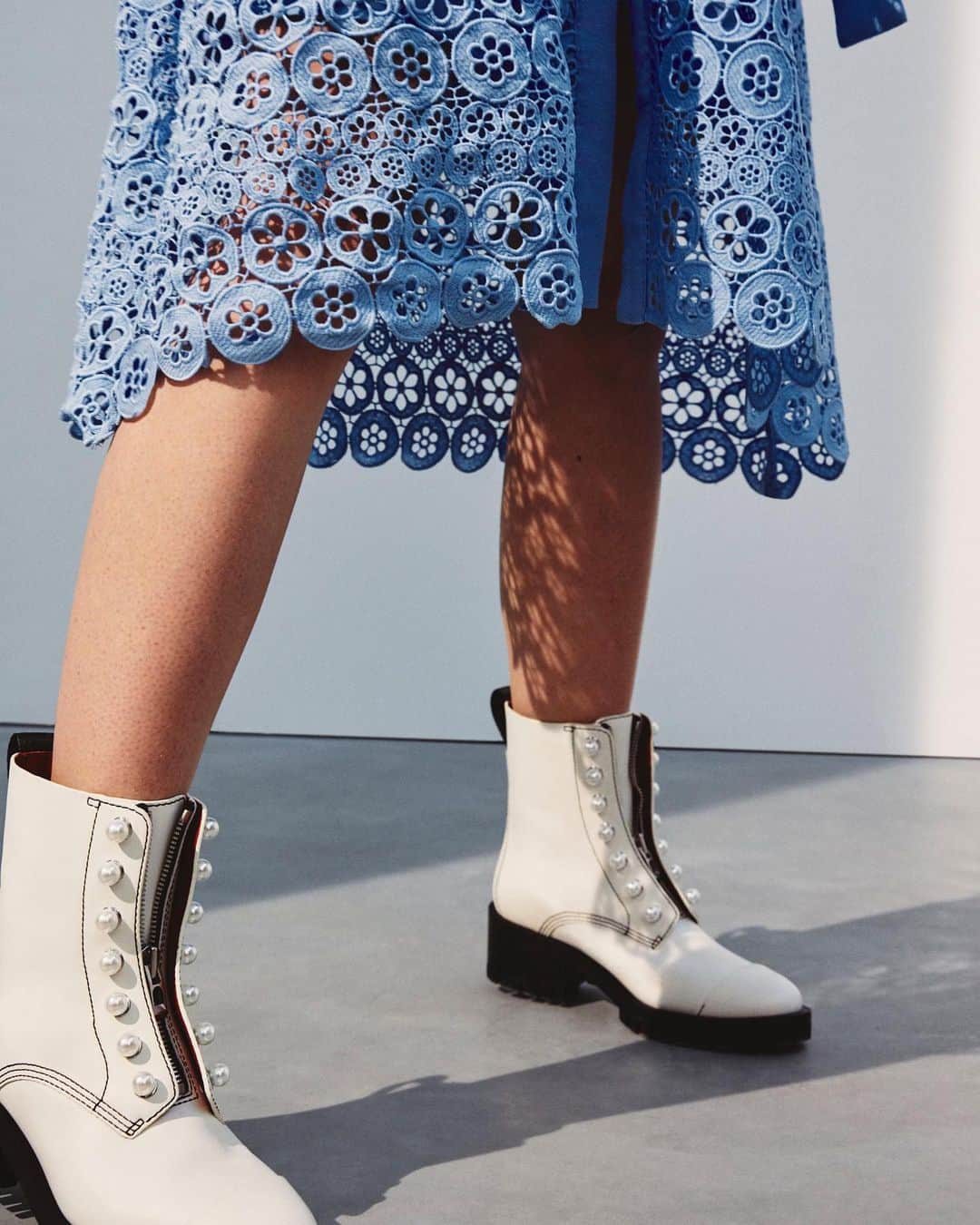 のインスタグラム：「Stomp it out in these grunge-inspired, faux pearl-embellished boots from @31philliplim #THEOUTNET  Shop all your favorite #31PhillipLim looks, just visit #linkinbio 👆」