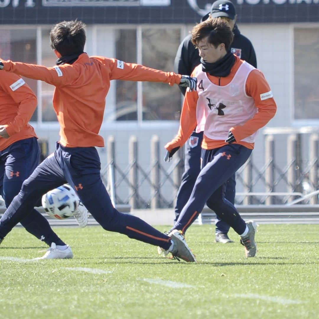 大宮アルディージャさんのインスタグラム写真 - (大宮アルディージャInstagram)「本日のトレーニング🍃⚽️💪🏻 グラウンド脇で寒さに凍えながら📸🥶 #20宣福 #3河本 #39嶋田 #41小野 . #ardija #大宮アルディージャ #Jリーグ #WINWIN」2月27日 15時18分 - omiya.ardija