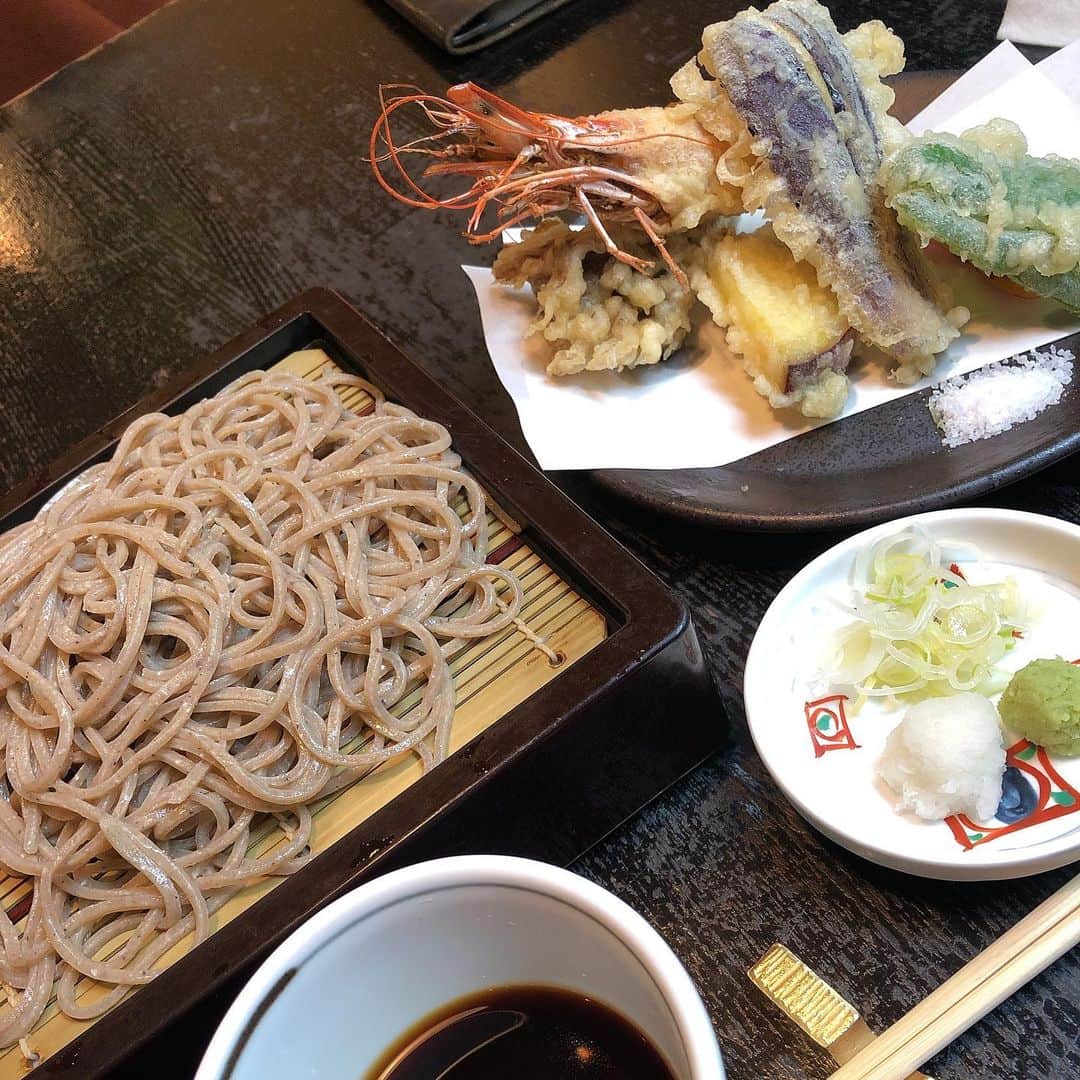 佐伯紅緒のグルメインスタ