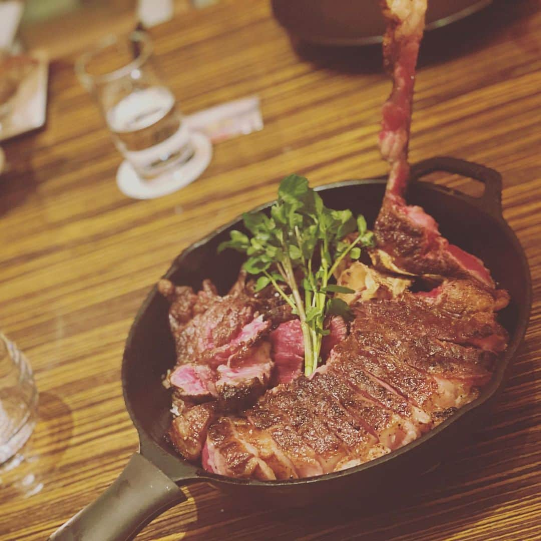 木下ゆうかさんのインスタグラム写真 - (木下ゆうかInstagram)「お肉！！幸せな夜！！！ #ステーキ #肉 #steak  #木下ゆうか  #kinoshitayuka  #木下佑香」2月27日 8時20分 - yuka_kinoshita_0204