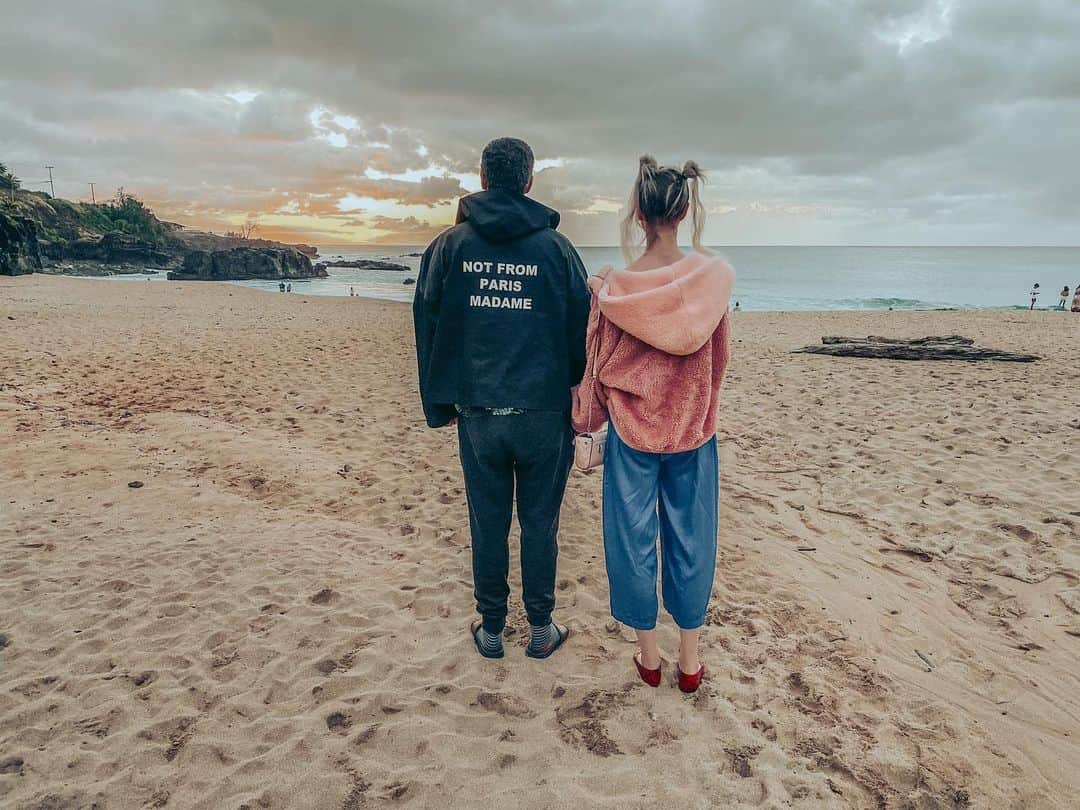 アリソン・ハーバードのインスタグラム：「had the best time in Hawaii 💕🌴」