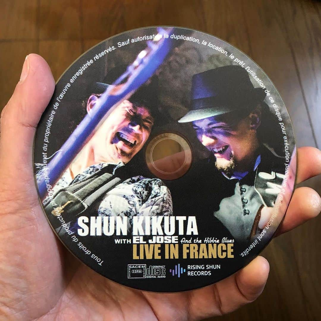 菊田俊介さんのインスタグラム写真 - (菊田俊介Instagram)「New CD “LIVE IN FRANCE / SHUN KIKUTA with EL JOSE And the Hibbie Blues”. https://www.risingshun.com/  https://youtu.be/Z5K1epxC2AU #liveblues #shunkikuta #eljoseandthehibbiesblues #blueslive #hallbluesclub #chicagoblues #livecd #electricblues」2月27日 8時54分 - shun.kikuta