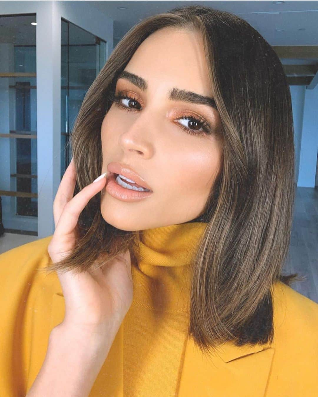 オリビア・カルポさんのインスタグラム写真 - (オリビア・カルポInstagram)「Yellow + copper eye 🤩 @makeupbyliz」2月27日 8時57分 - oliviaculpo