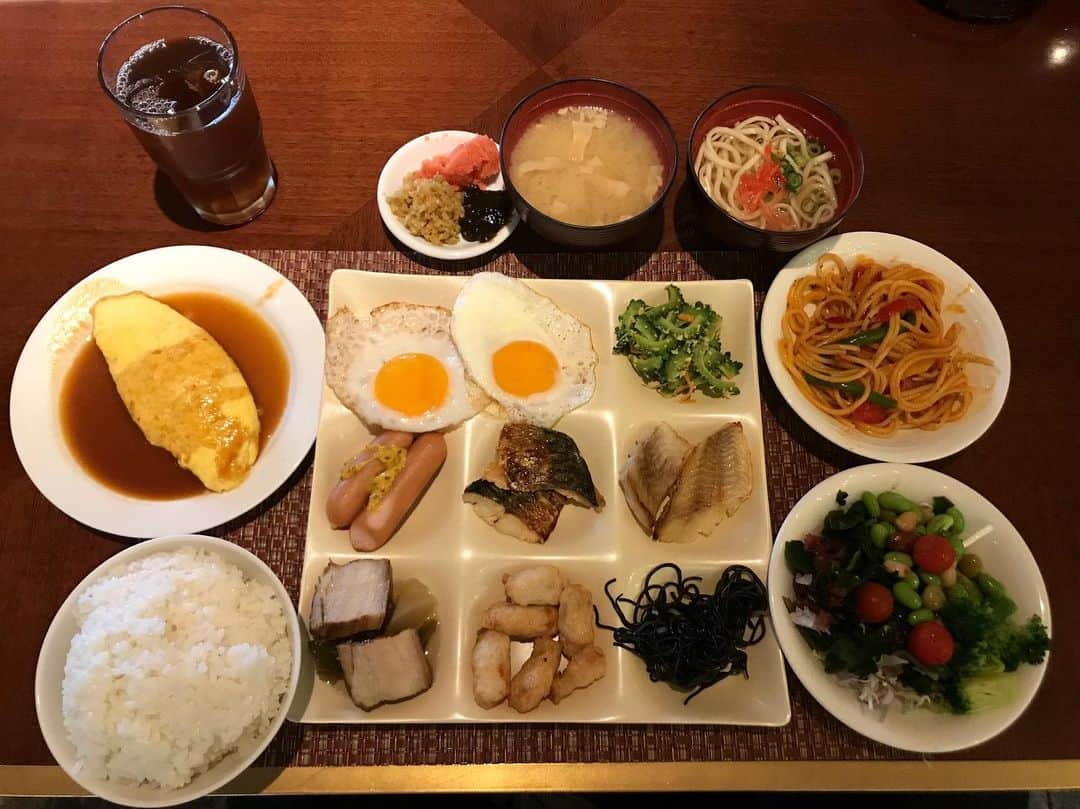 棚橋弘至さんのインスタグラム写真 - (棚橋弘至Instagram)「#沖縄 #朝食 #逸材モーニング 苦しいドン🍚 #おかわり 🍚」2月27日 9時35分 - hiroshi_tanahashi