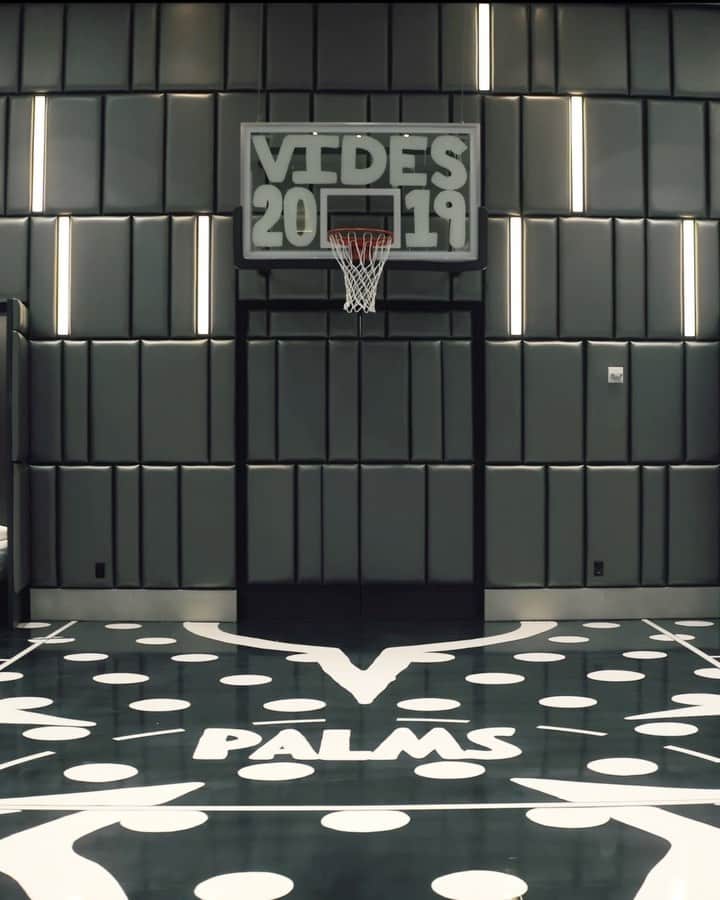Palms Casino Resortのインスタグラム：「Play ball. Hardwood Suite.」
