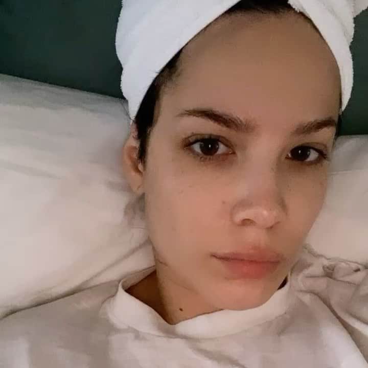 Halseyのインスタグラム：「All I know how to do when I get in bed after a show is take videos of myself being sad listening to @thejapanesehouse」