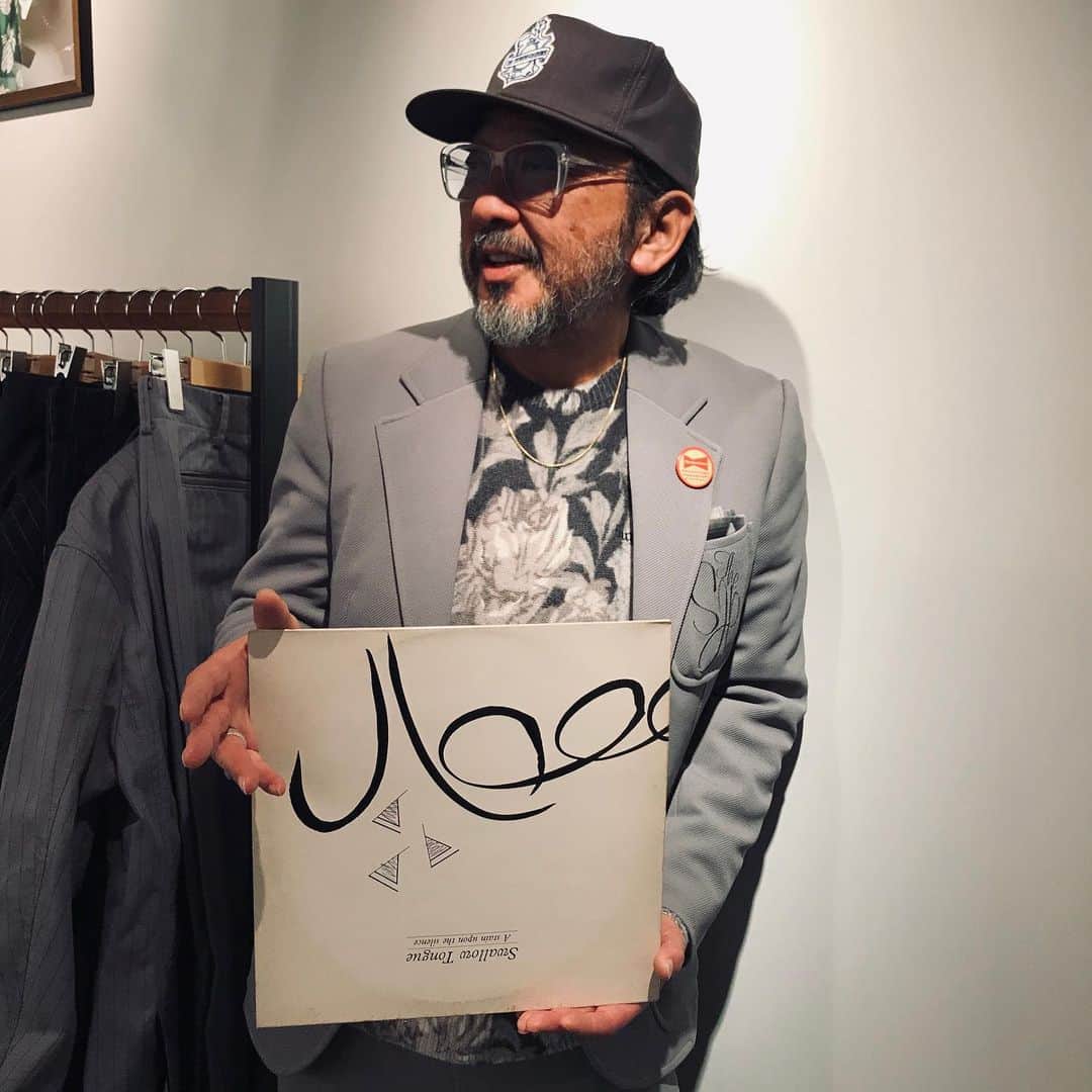 のインスタグラム：「#今日の1枚  #swallowtongue  #astainuponthesilence  #cap #tenderloin #eyeglasses  #白山眼鏡 #thestylistjapan  #suit #thestylistjapan #sweater  #supreme #sneaker #newbalance」