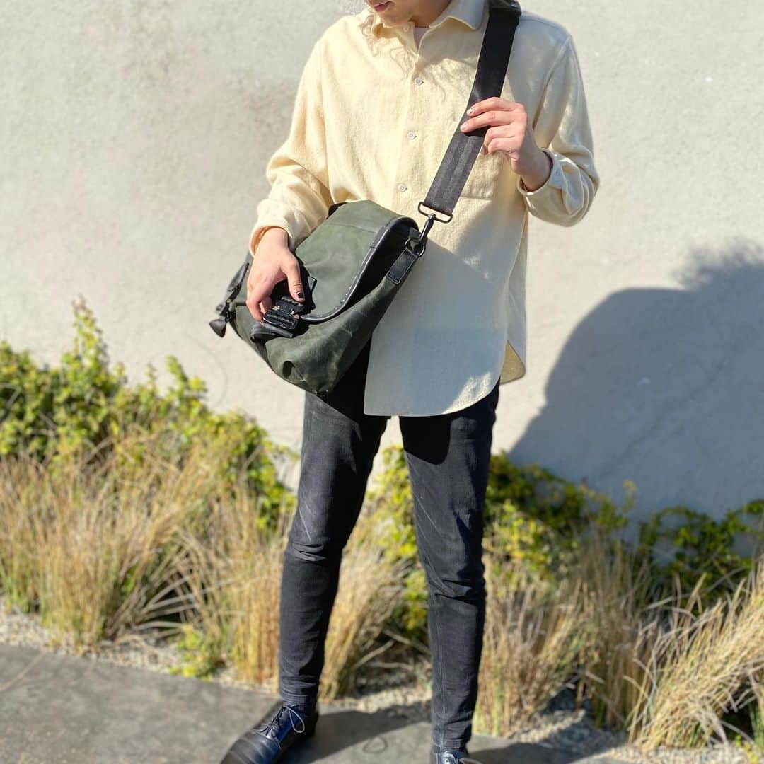 2nd STREET USAさんのインスタグラム写真 - (2nd STREET USAInstagram)「Travel, school, work…Cobra buckled messenger bag will work in any occasion. DEFY messenger bag $79. ✖️✖️✖️✖️✖️✖️✖️✖️✖️✖️✖️✖️✖️✖️✖️✖️✖️ #2ndstreet #2ndstreetusa #2ndstreetvintage #melrose #pasadena #costamesa #torrance #shermanoaks #noho #vintage #losangeles #fairfax #labrea #newyork #ny #designer #newarrival #newarrivals #secondhand #japan #japanesestyle #ootd #colorful #fashion #style #art #love #currentlywearing #styleinspo #japanesebrands」2月27日 11時04分 - 2ndstreetusa