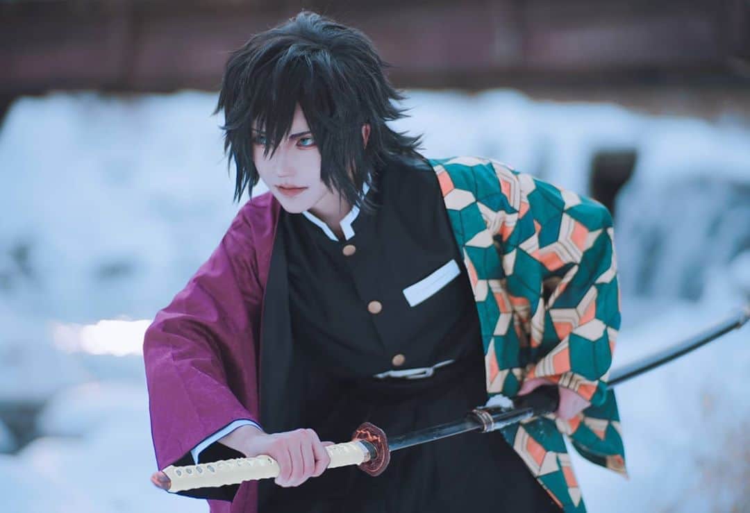 ひかりんのインスタグラム：「Tomioka Giyuu 富岡義勇 Photo | @lostdumplings . #富岡義勇 #giyuu #giyuutomioka #demonslayer #cosplay #tomiokagiyuu #kimetsunoyaiba」