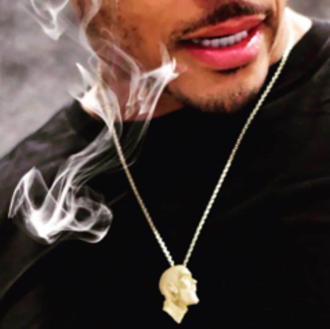 T.I.さんのインスタグラム写真 - (T.I.Instagram)「Smoking wit Nip.... Thx to @gregyuna 🙏🏽 🏁🏁🏁🏁🏁🏁🏁 #TMC🏁🏁🏁🏁🏁」2月27日 12時44分 - tip