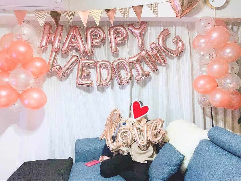 ハミ さんのインスタグラム写真 - (ハミ Instagram)「・ 式の1時間後に唐揚げ揚げてた花嫁はそうそういないんじゃないでしょうか👰 ・ 二次会foodはこんな感じ🍽 飾り付けと仕込みは前日にしておきました🎈 一緒に風船膨らませてくれた @orihimechan77 には感謝感謝🥺💕 ・ この他、お酒とスナックもたっぷり🍿🍻✨ ・ ・ ・ ・ ・ #partyfood #homeparty」2月27日 12時44分 - hami0519