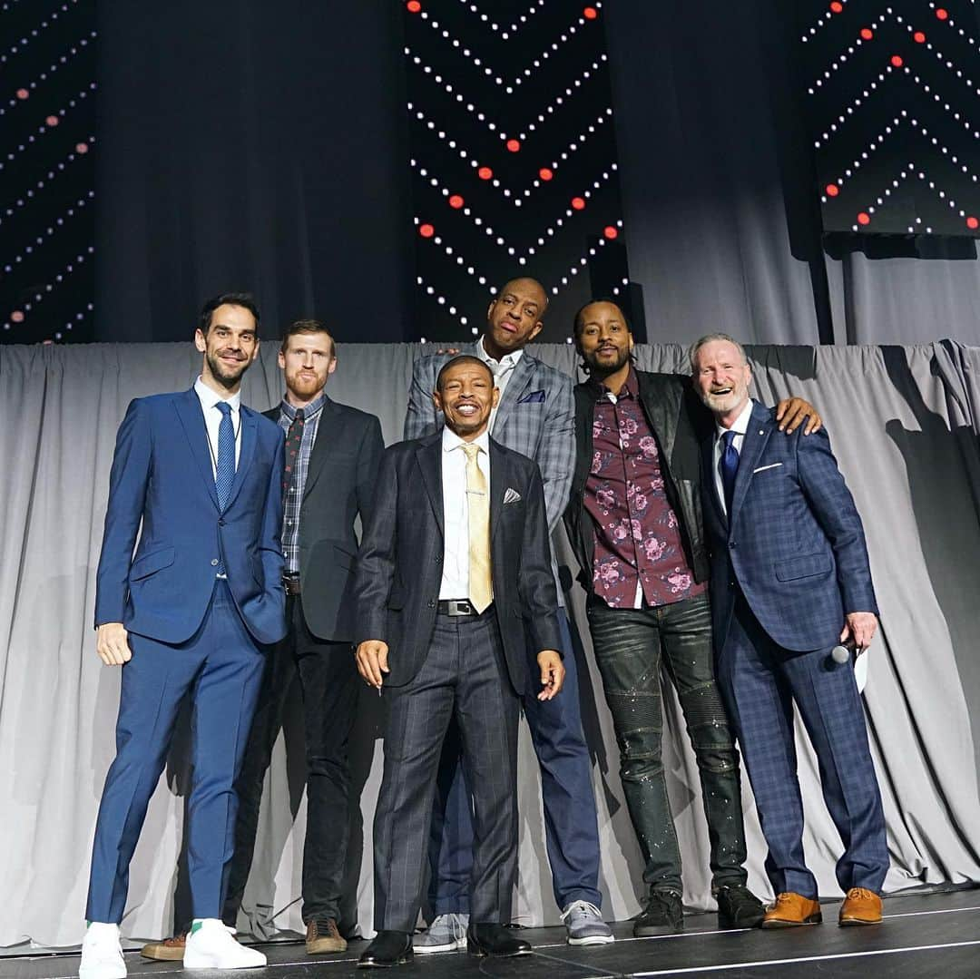 トロント・ラプターズさんのインスタグラム写真 - (トロント・ラプターズInstagram)「Quality night celebrating 25 years of Raptors basketball. #WeTheNorth」2月27日 12時45分 - raptors